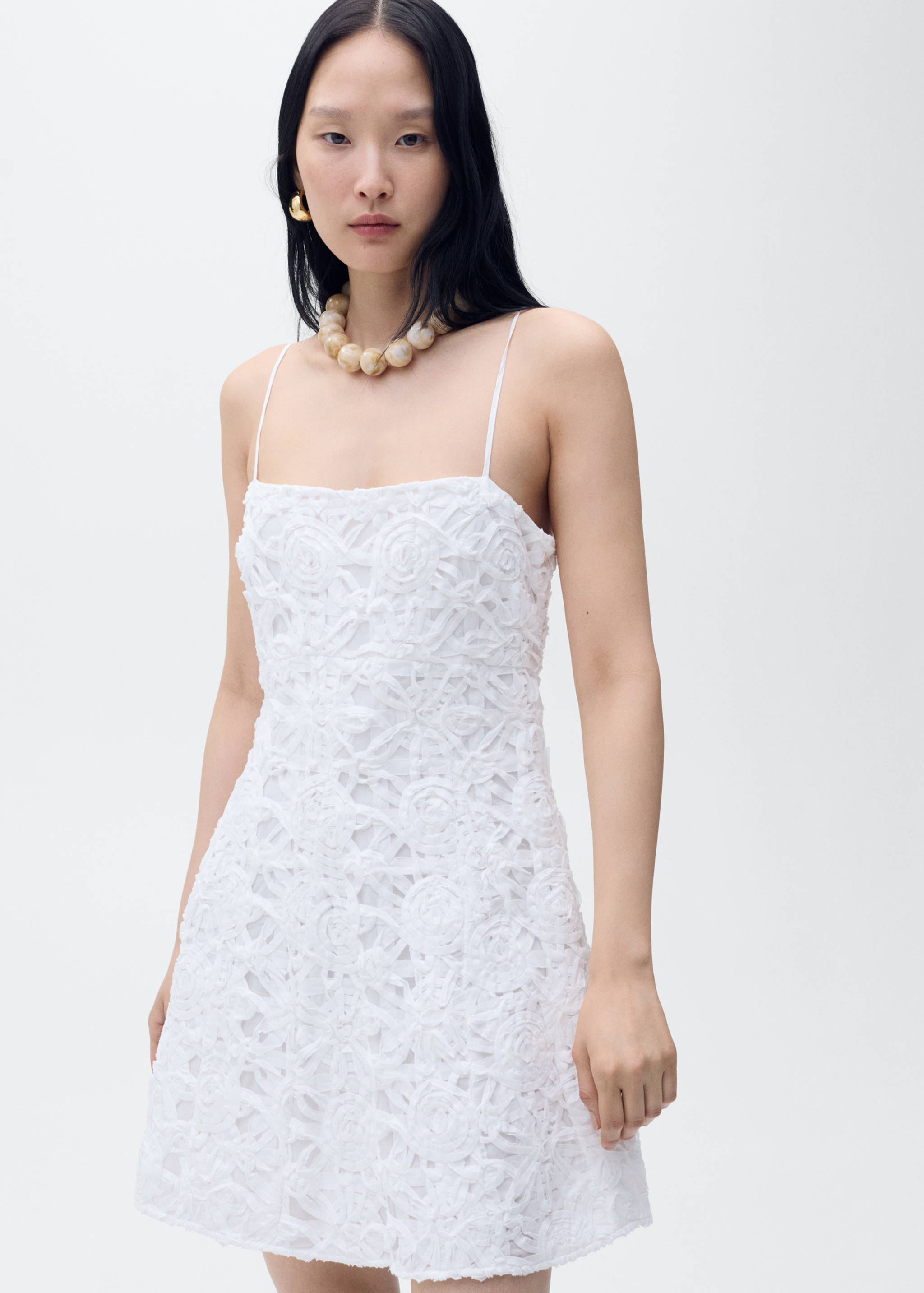 Vestido textura flores - Plano medio