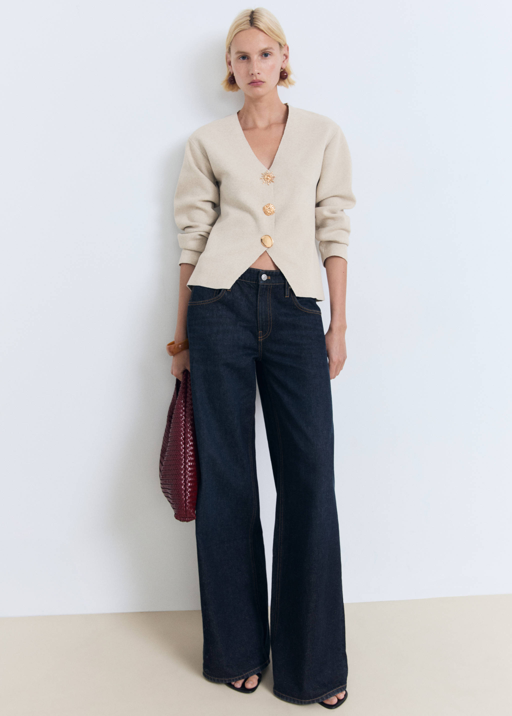 Feinstrickjacke mit Schmuckknöpfen - Allgemeine Ansicht