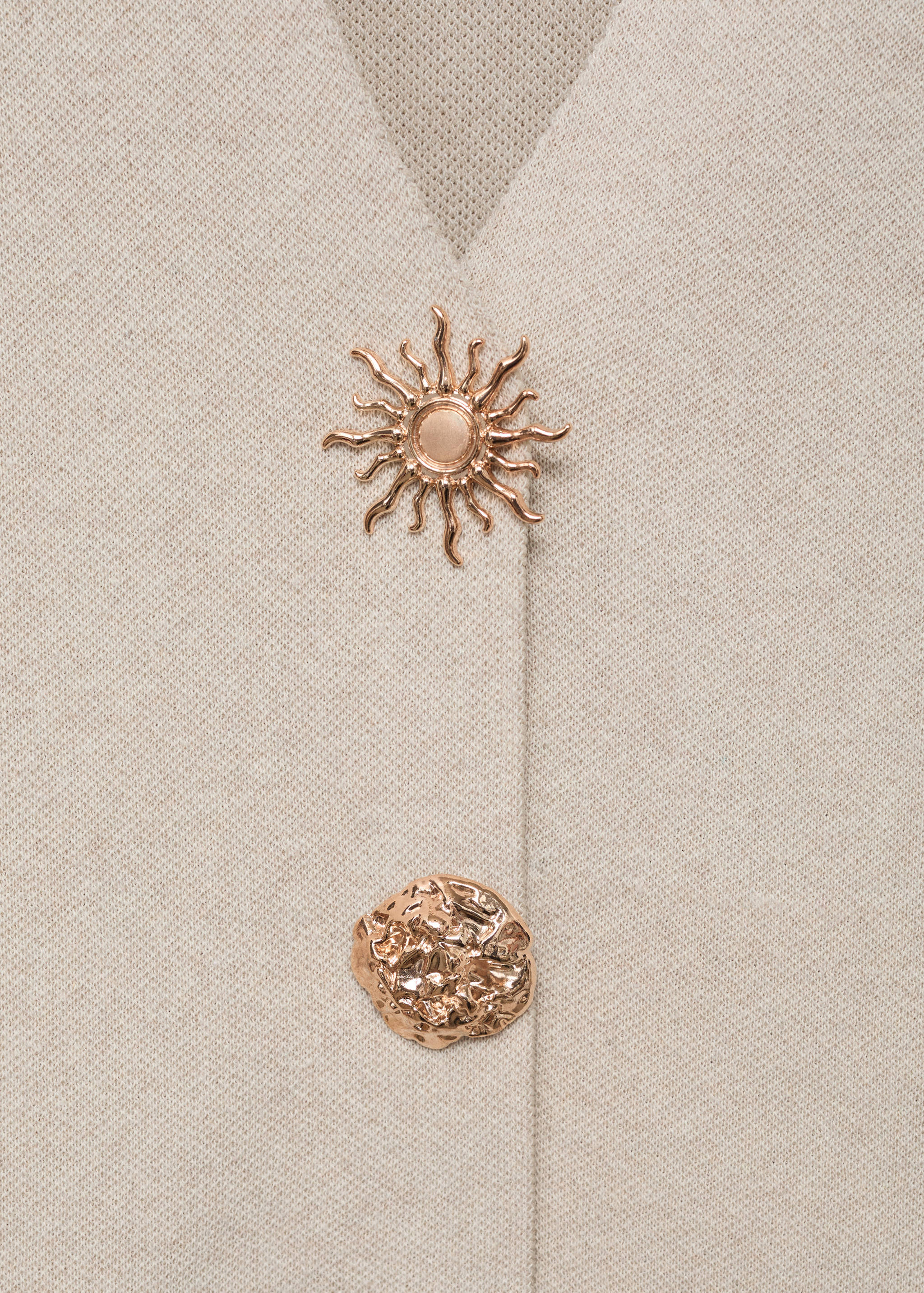 Feinstrickjacke mit Schmuckknöpfen - Detail des Artikels 0