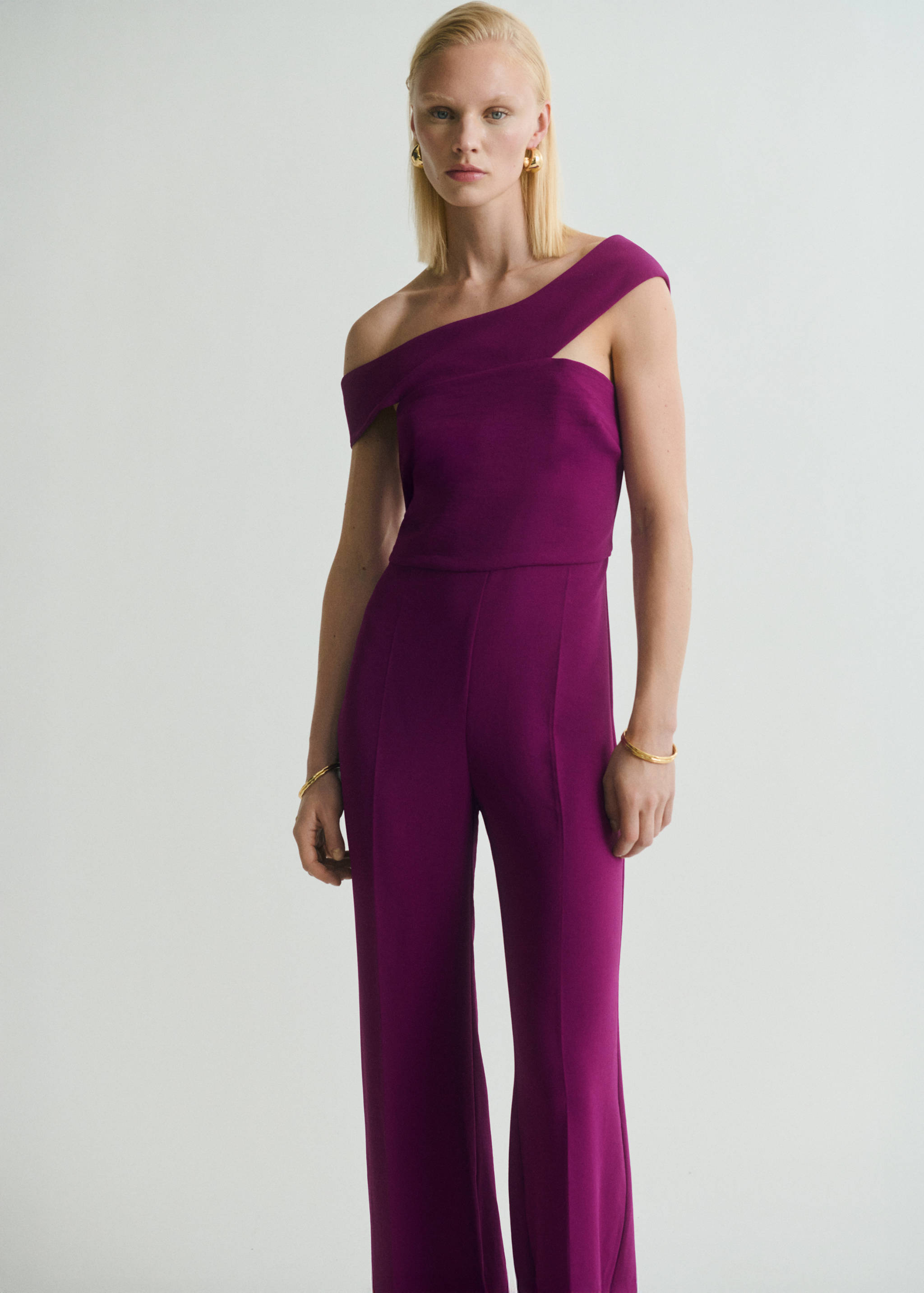 Long jumpsuit with asymmetrical neck - Medium plane