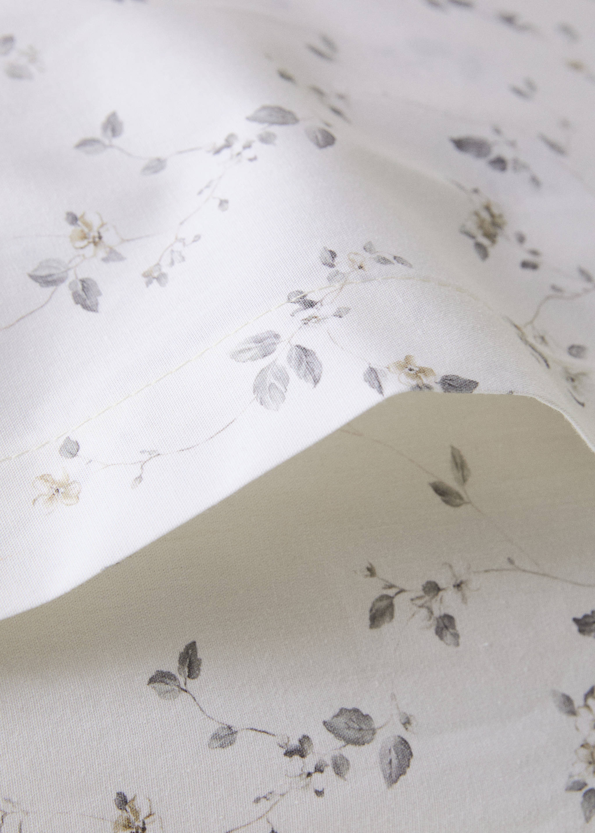 Two percale cotton floral pillowcases 50x75 cm - Details of the article 3