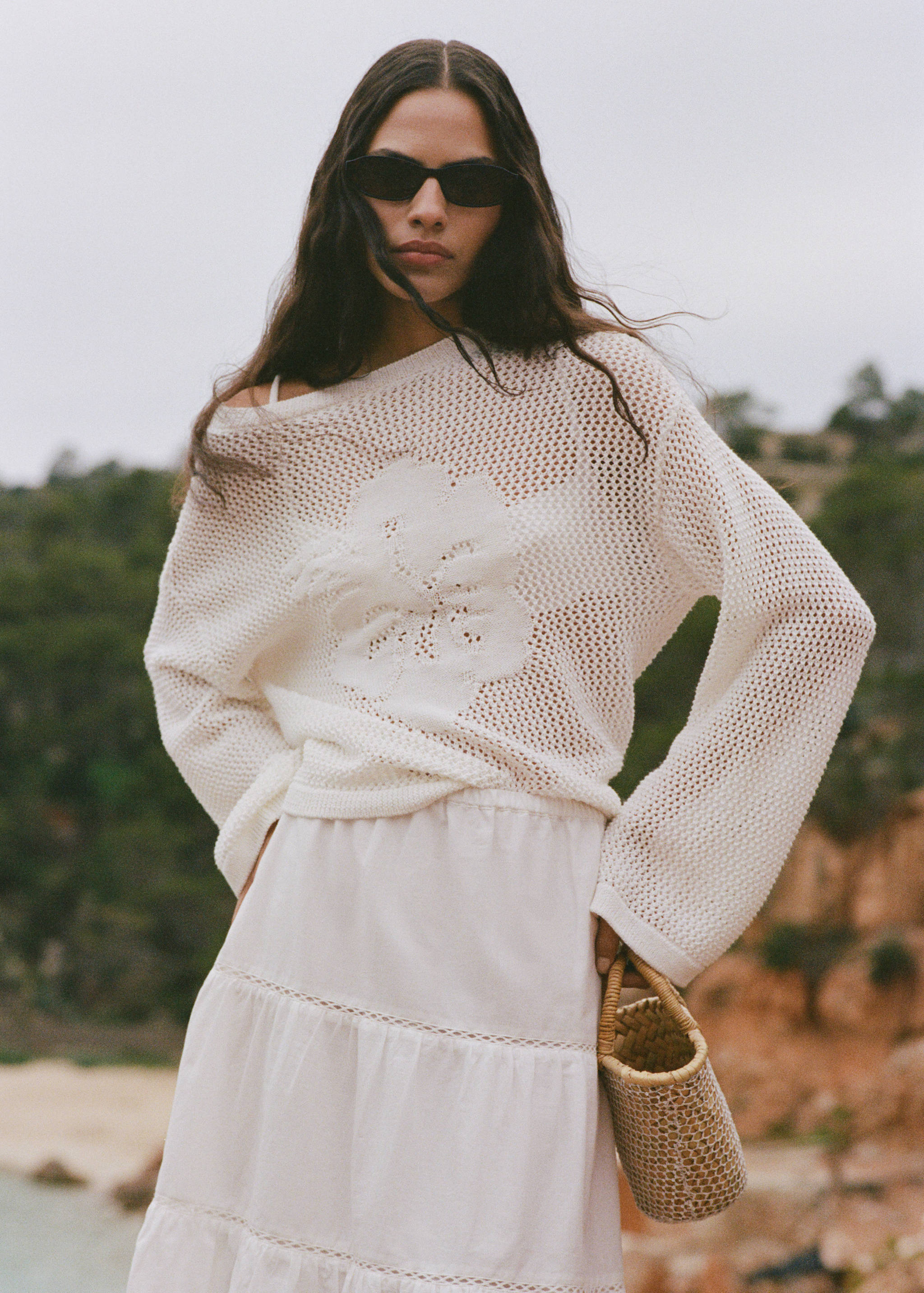 Knitted sweater with flower detail and lace pattern - Medium plane