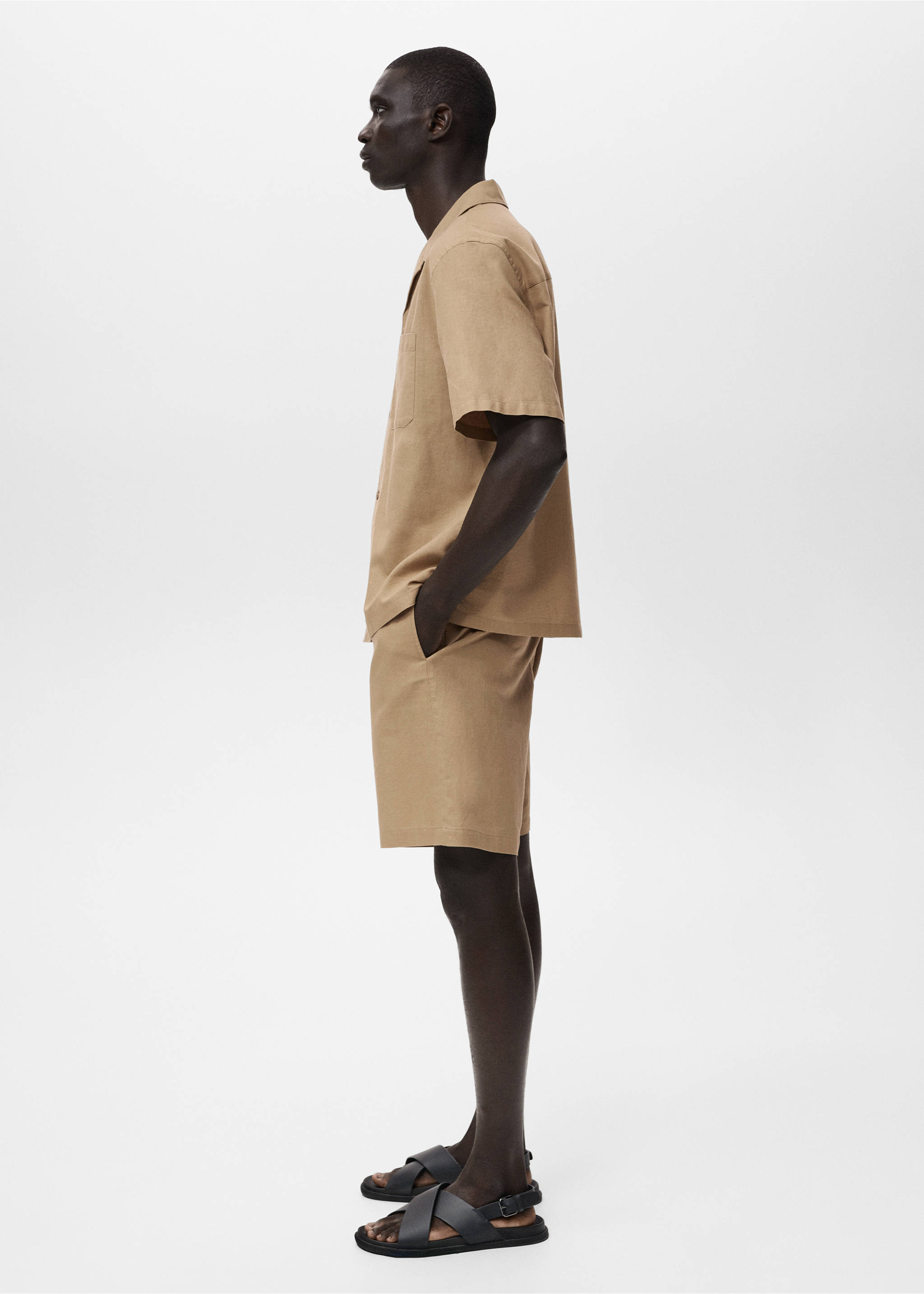 Linen shirt with bowling collar and pocket - Details of the article 2, Beige. Ref: 87069213-00.
