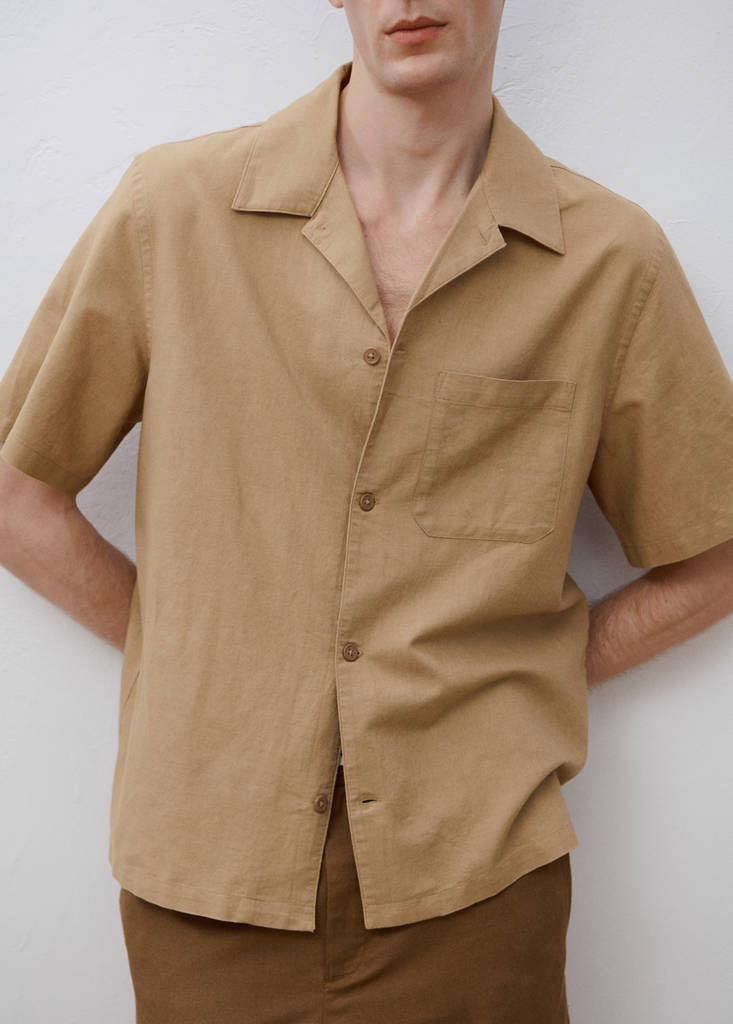 Linen shirt with bowling collar and pocket — Beige
