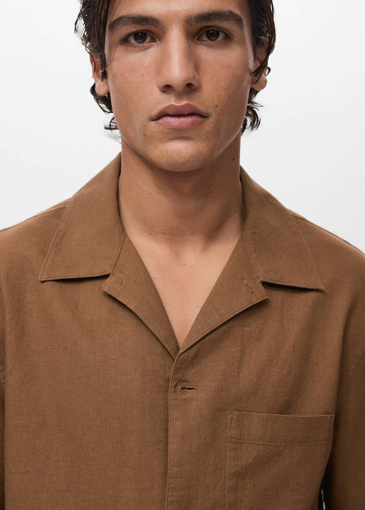 Linen shirt with bowling collar and pocket — Tobacco Brown