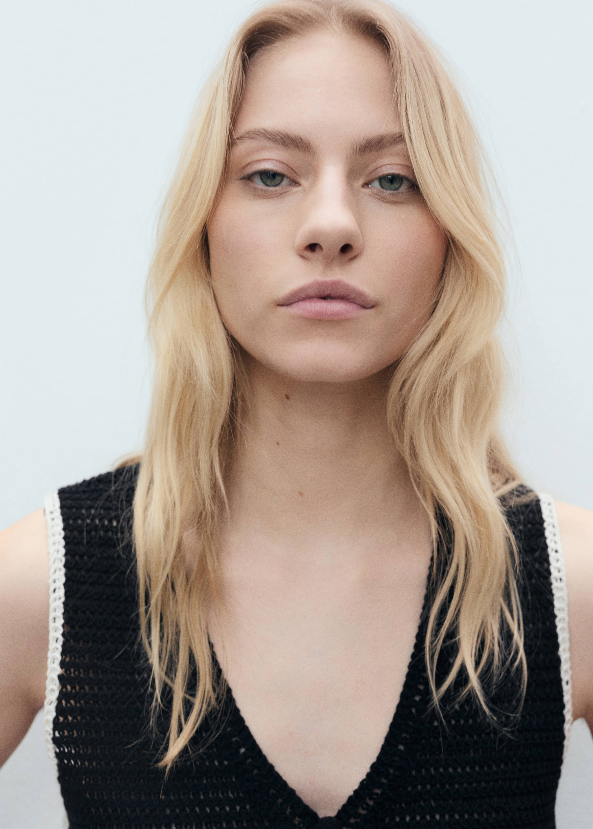 Circular-print crochet waistcoat - Details of the article 1