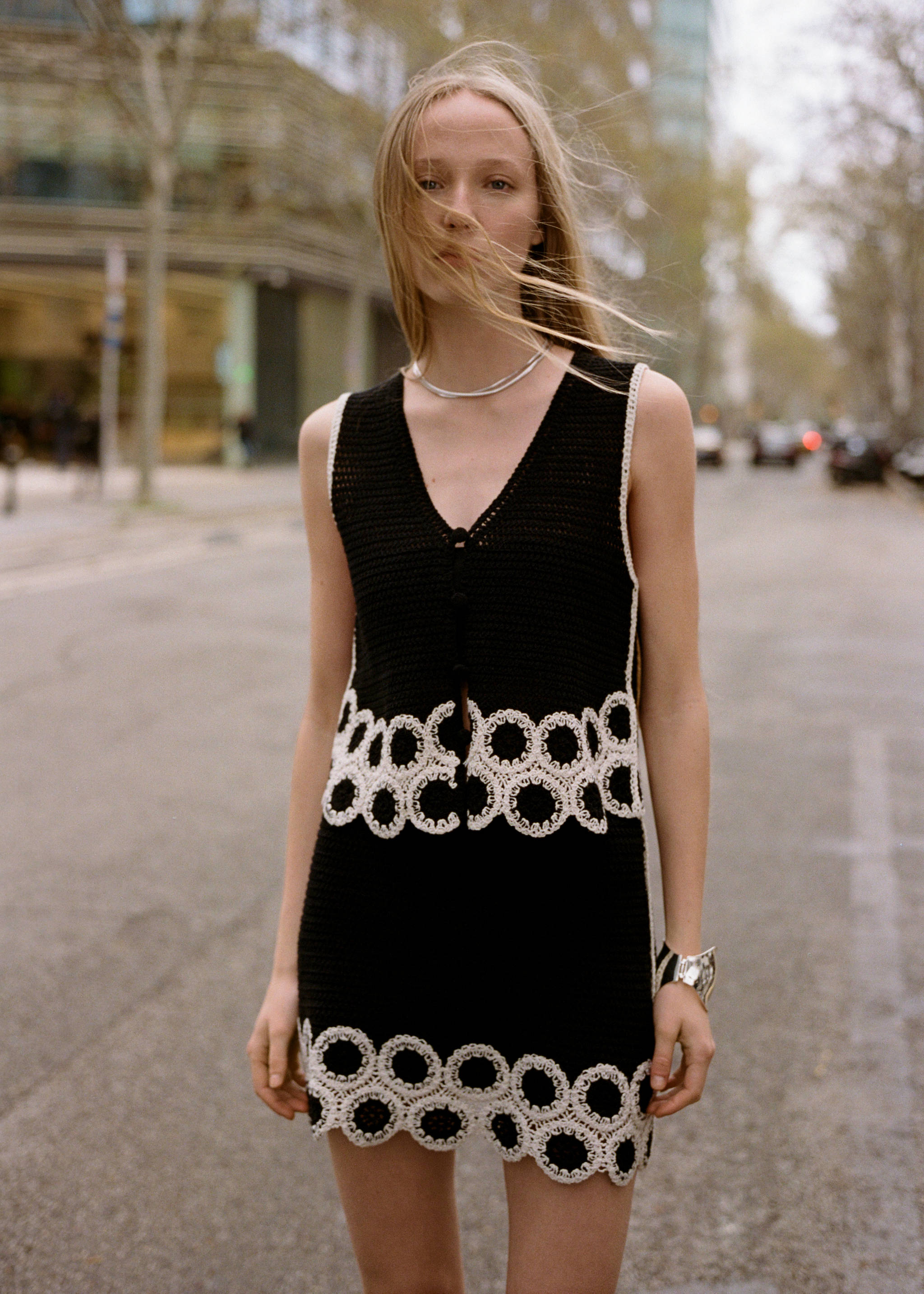 Circular-print crochet waistcoat - Details of the article 6