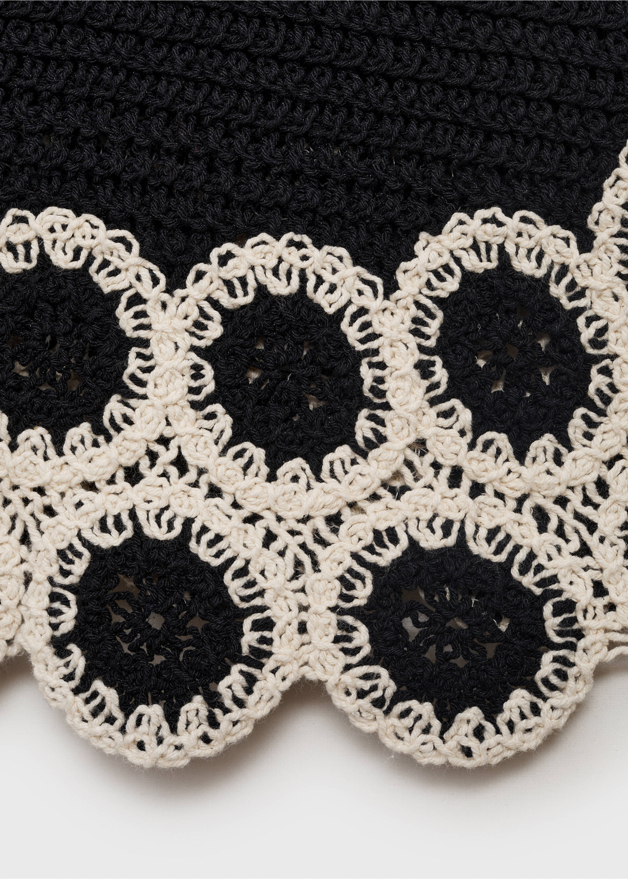 Circular-print crochet waistcoat - Details of the article 8, Black. Ref: 87069215-00.