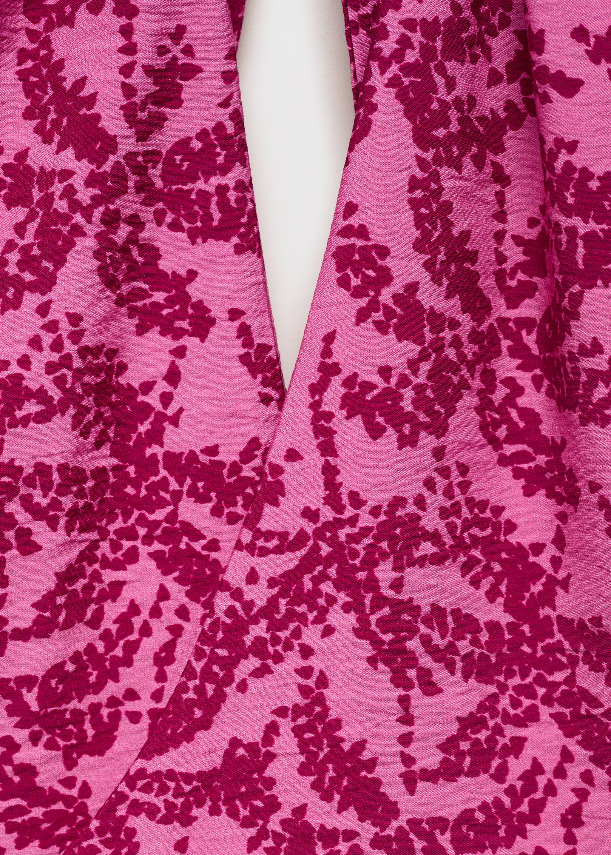 Top estampado com decote halter - Pormenor do artigo 8