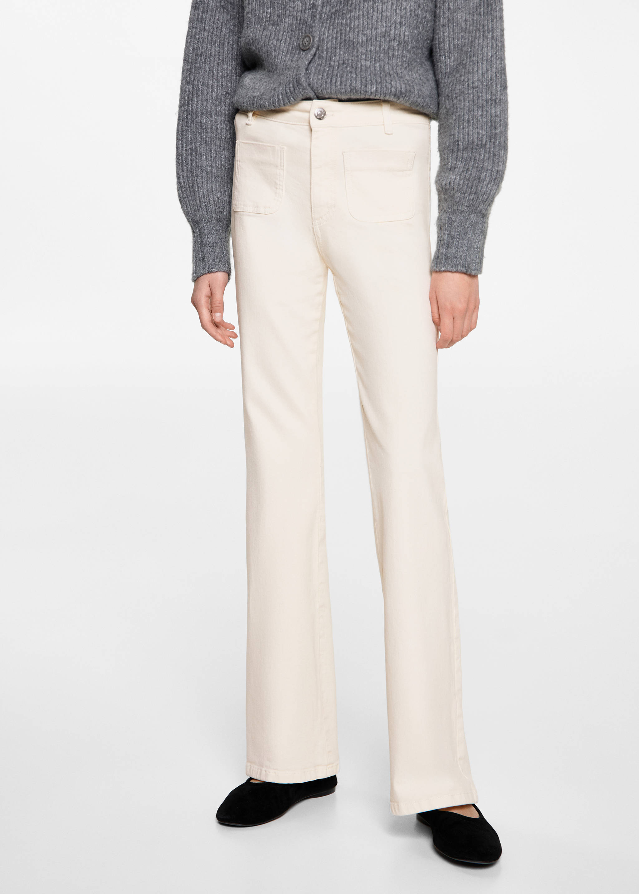 Jeans à boca de sino com bolso - Plano médio