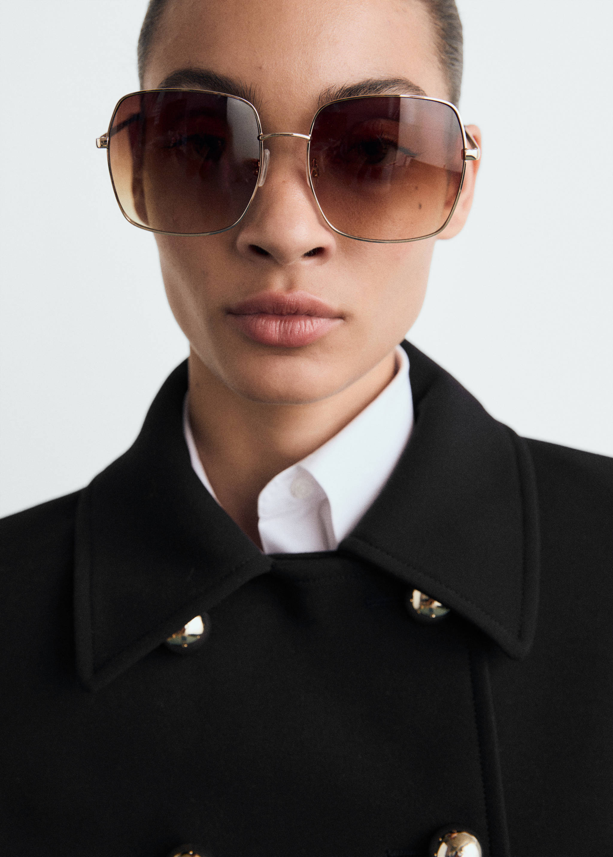 Double-breasted jacket with lapels - Details of the article 1