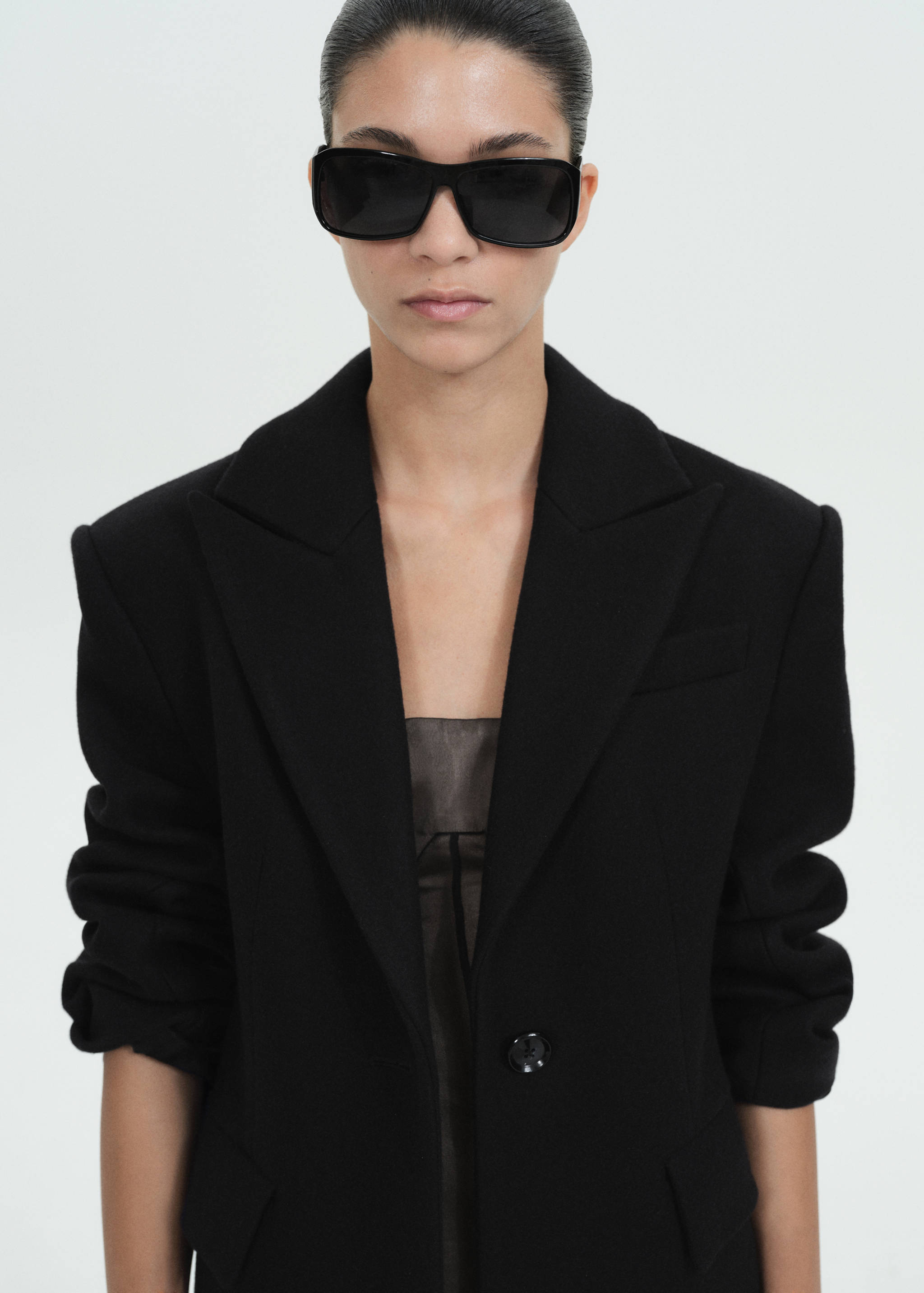 Maxi-frame sunglasses - General plane