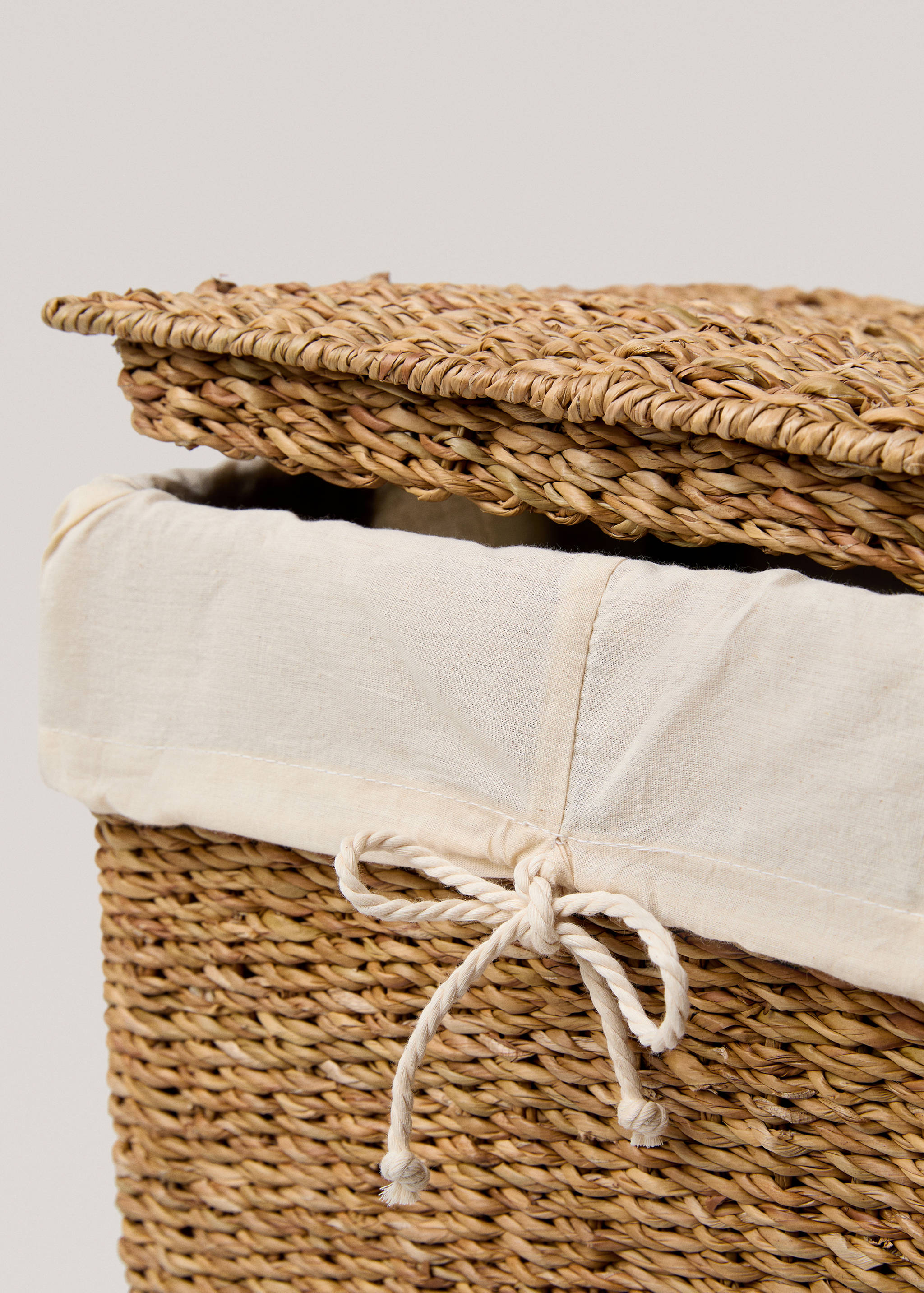 Medium seagrass clothes basket - Details of the article 2