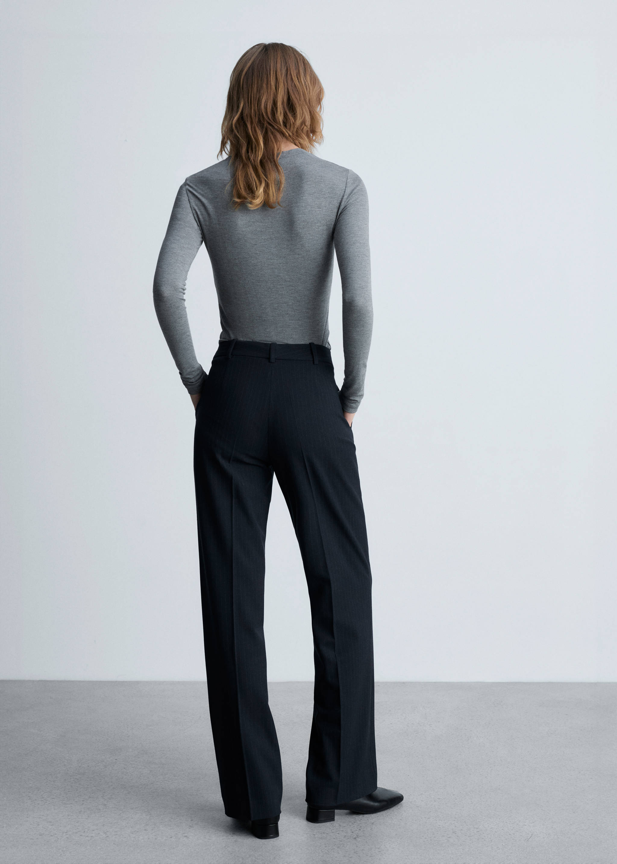 Pantalon de costume fines rayures - Verso de l’article