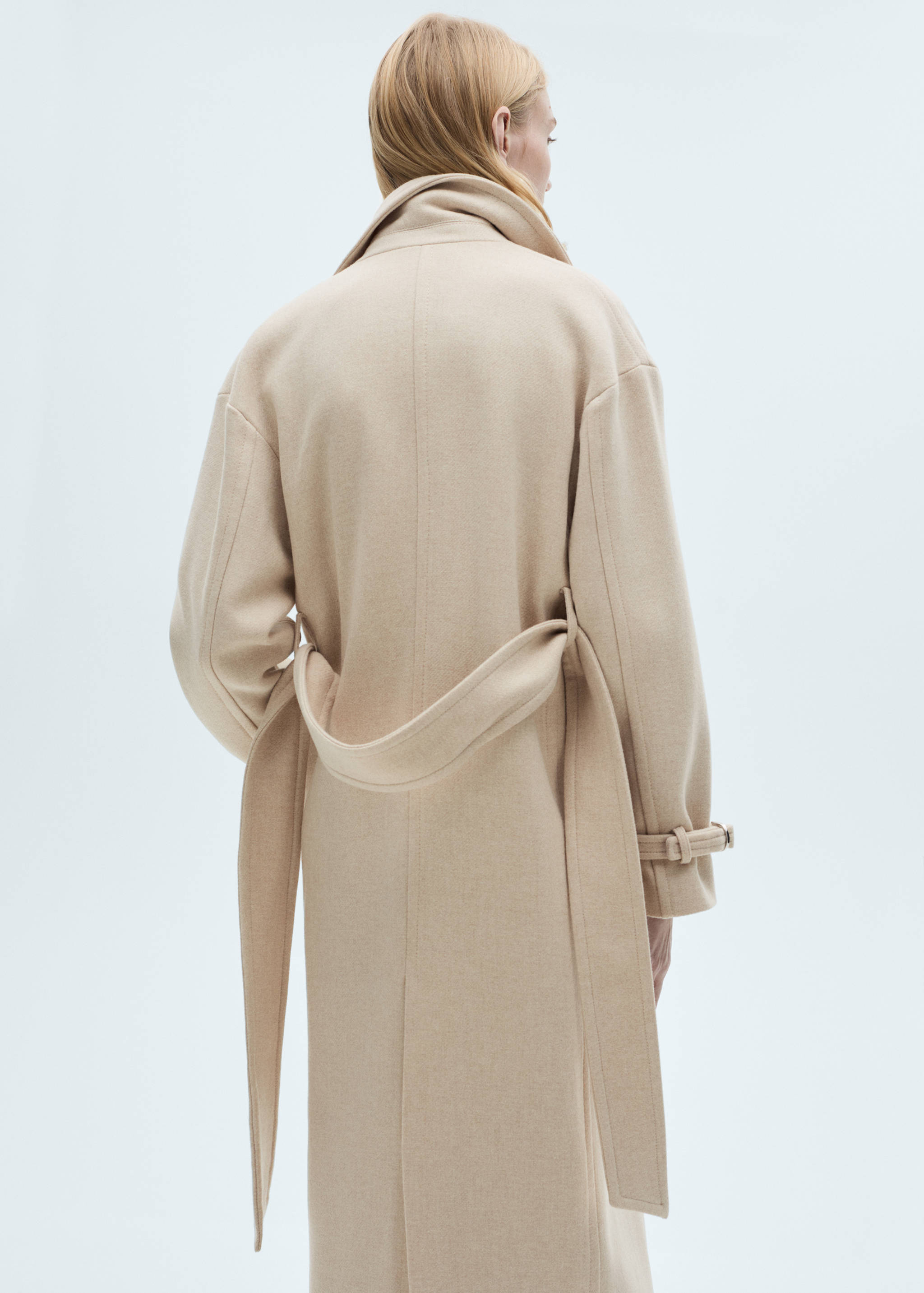 Manteco wool coat with oversized lapels - Reverse of the article