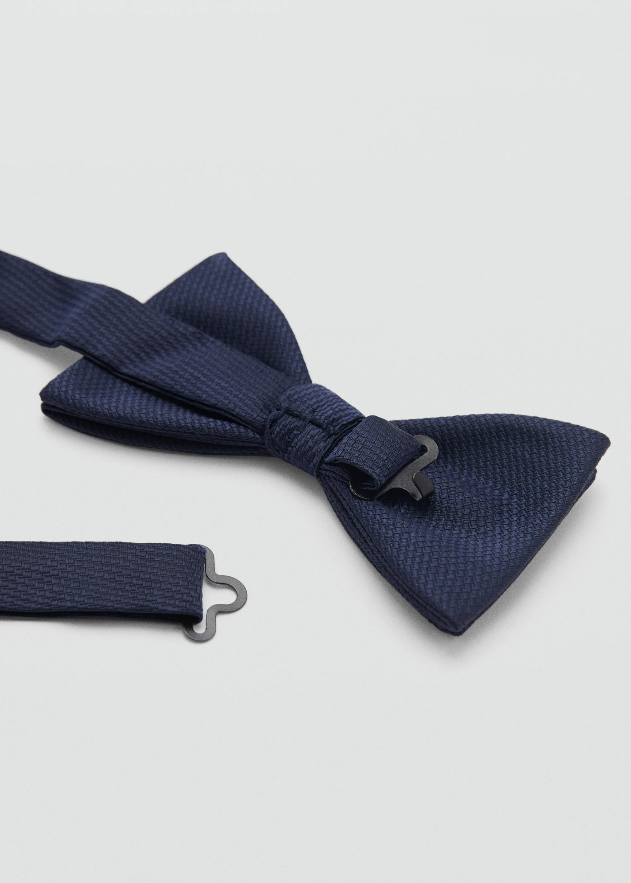 Classic bow tie with microstructure - Details of the article 1