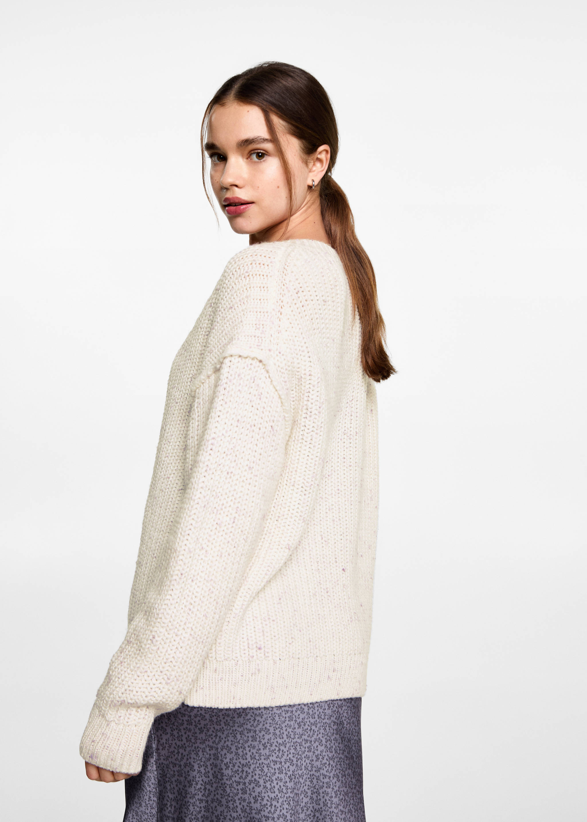 Oversized V-neck sweater - Reverse of the article