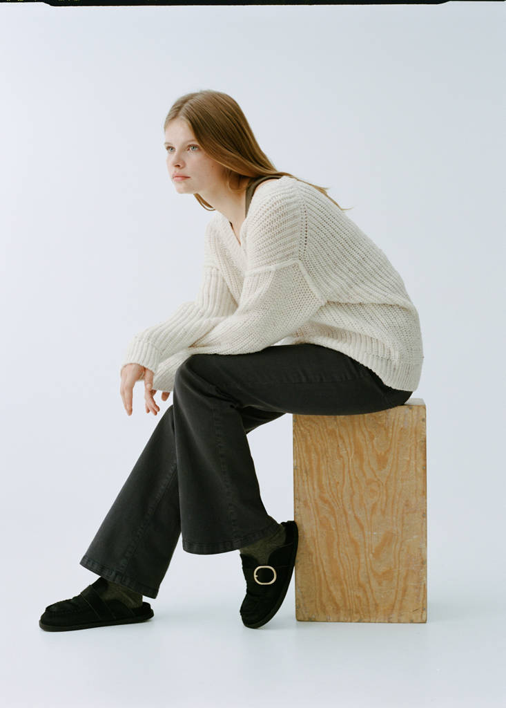 Oversized V-neck sweater — Off White