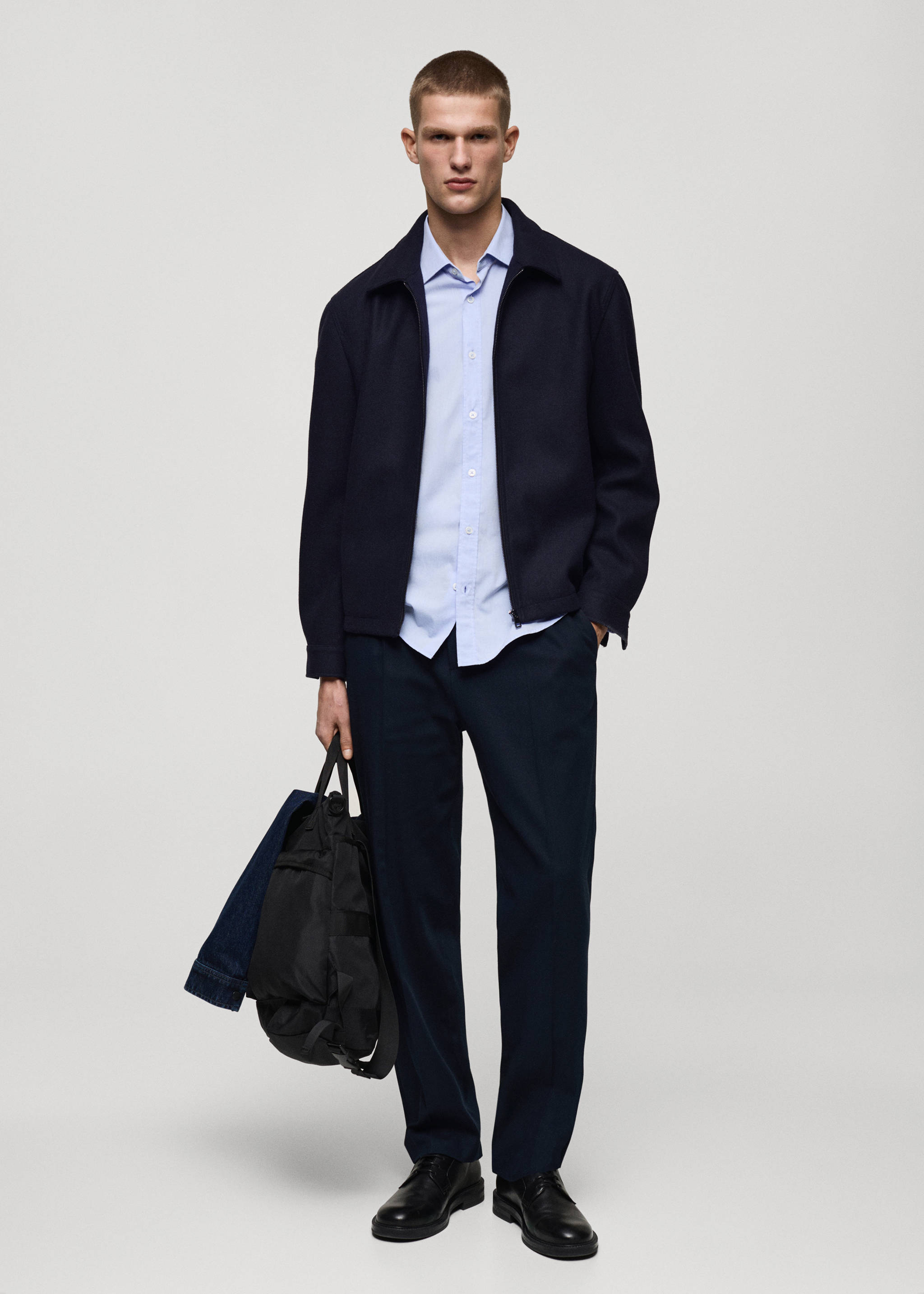 Pantalón pinzas straight fit - Plano general