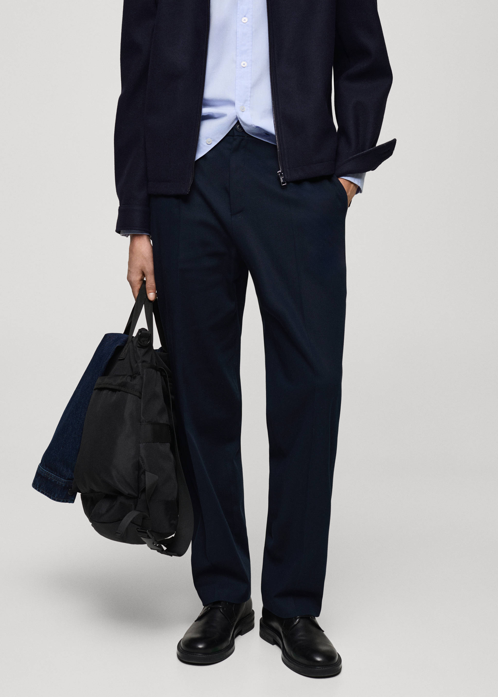 Pantalón pinzas straight fit - Plano medio