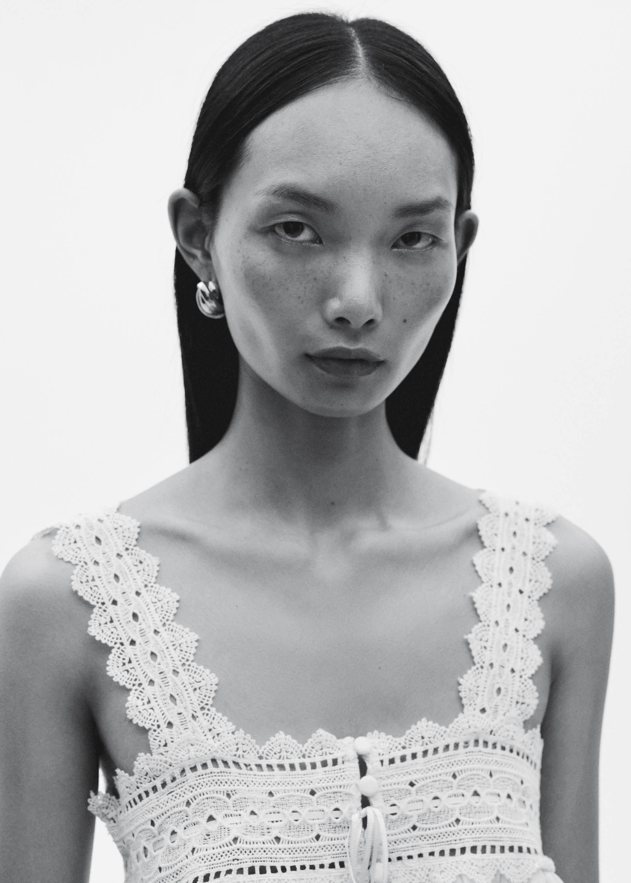 Linen blend top with openwork detail - Details of the article 2