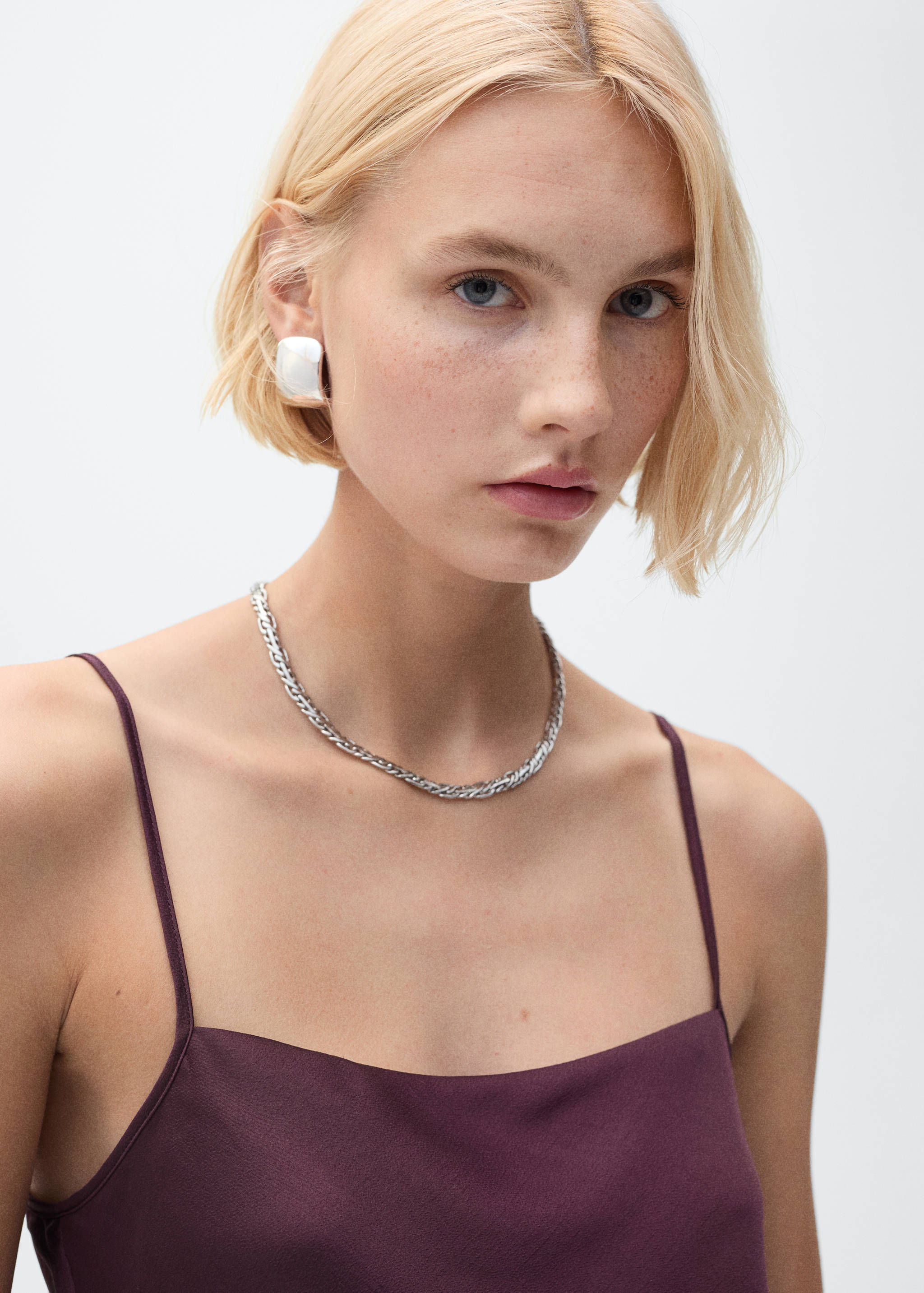 Атласный топ на узких бретельках - Деталь изделия 1