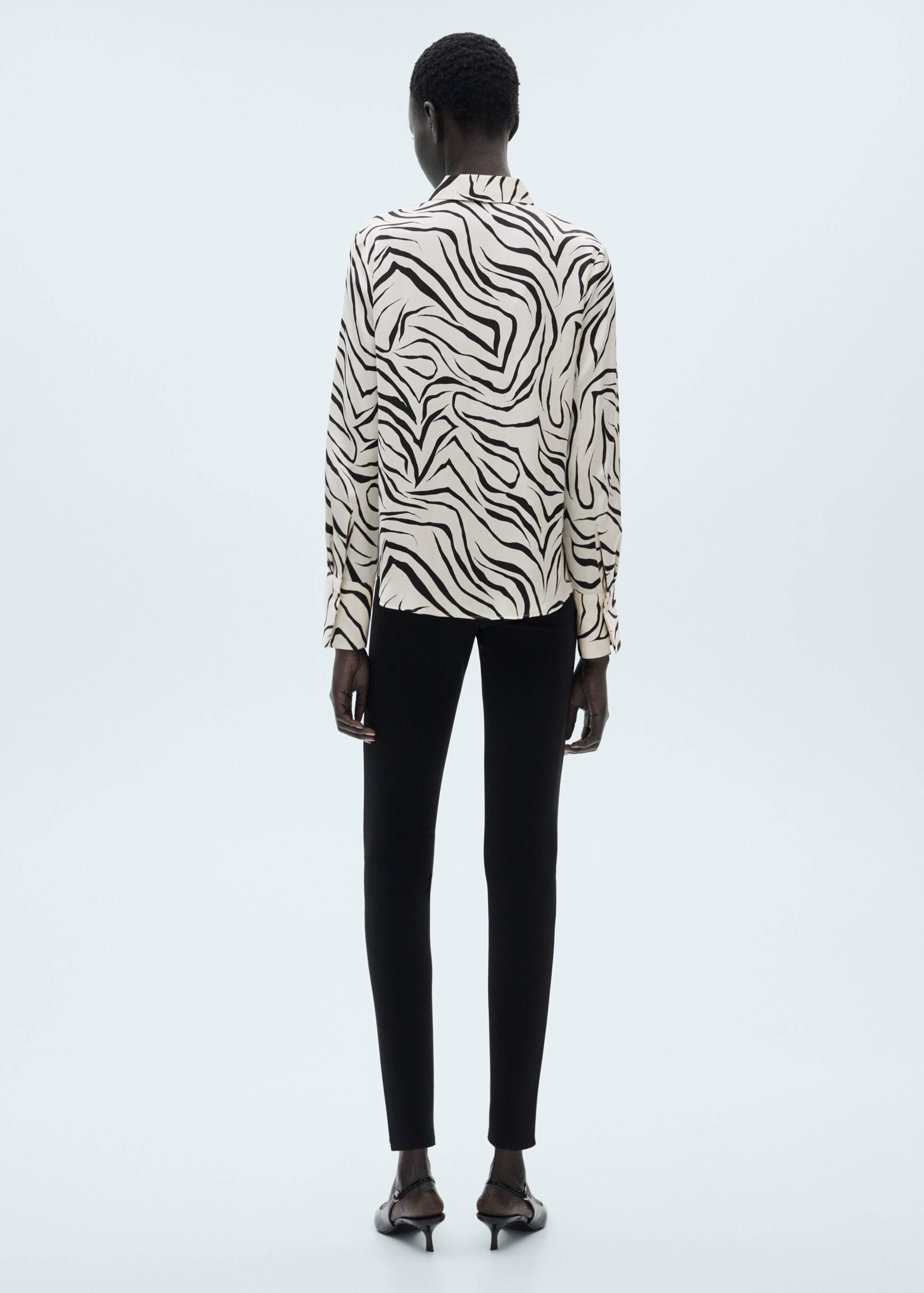 Chemise satinée imprimée - Verso de l’article