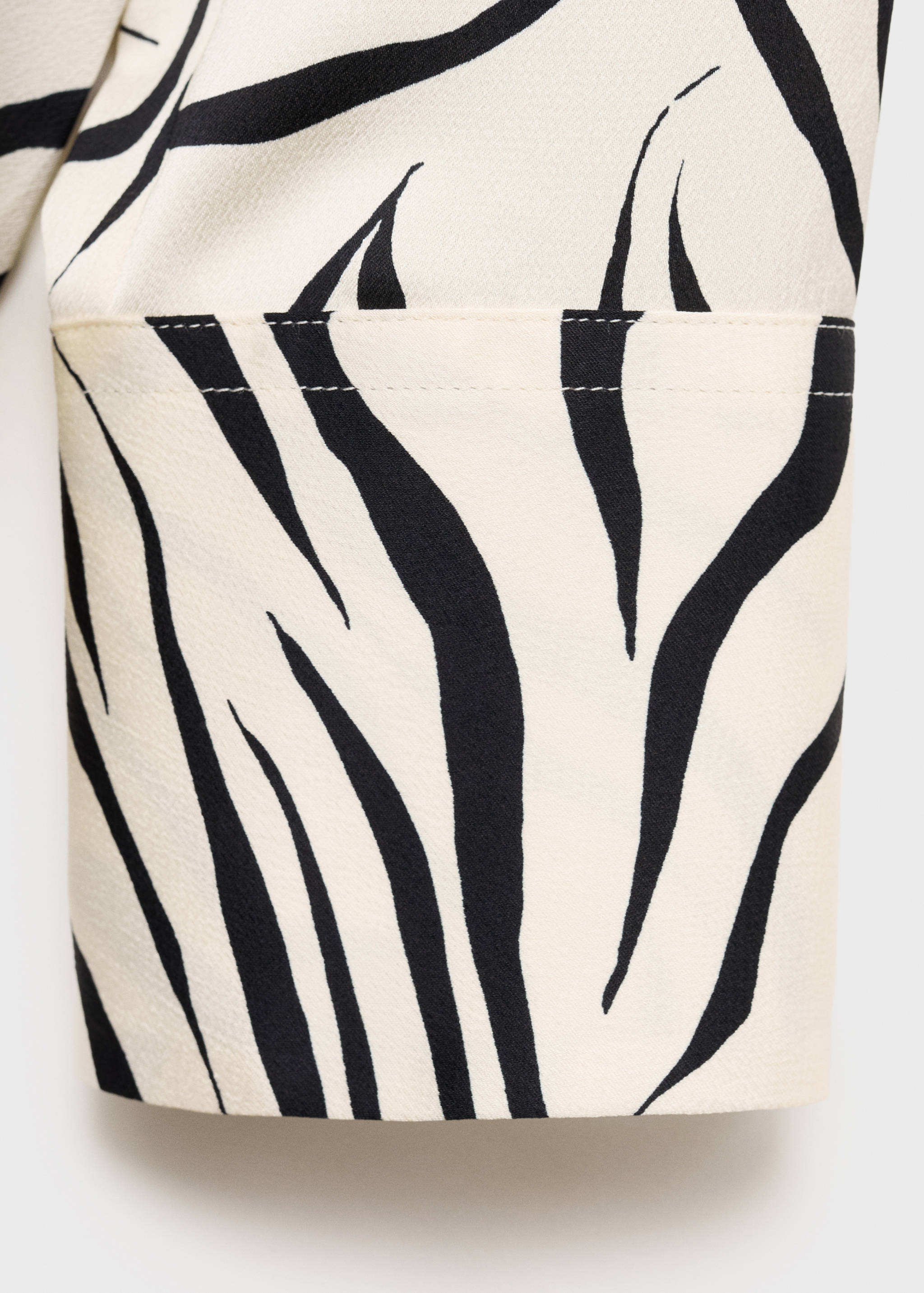 Chemise satinée imprimée - Détail de l'article 0