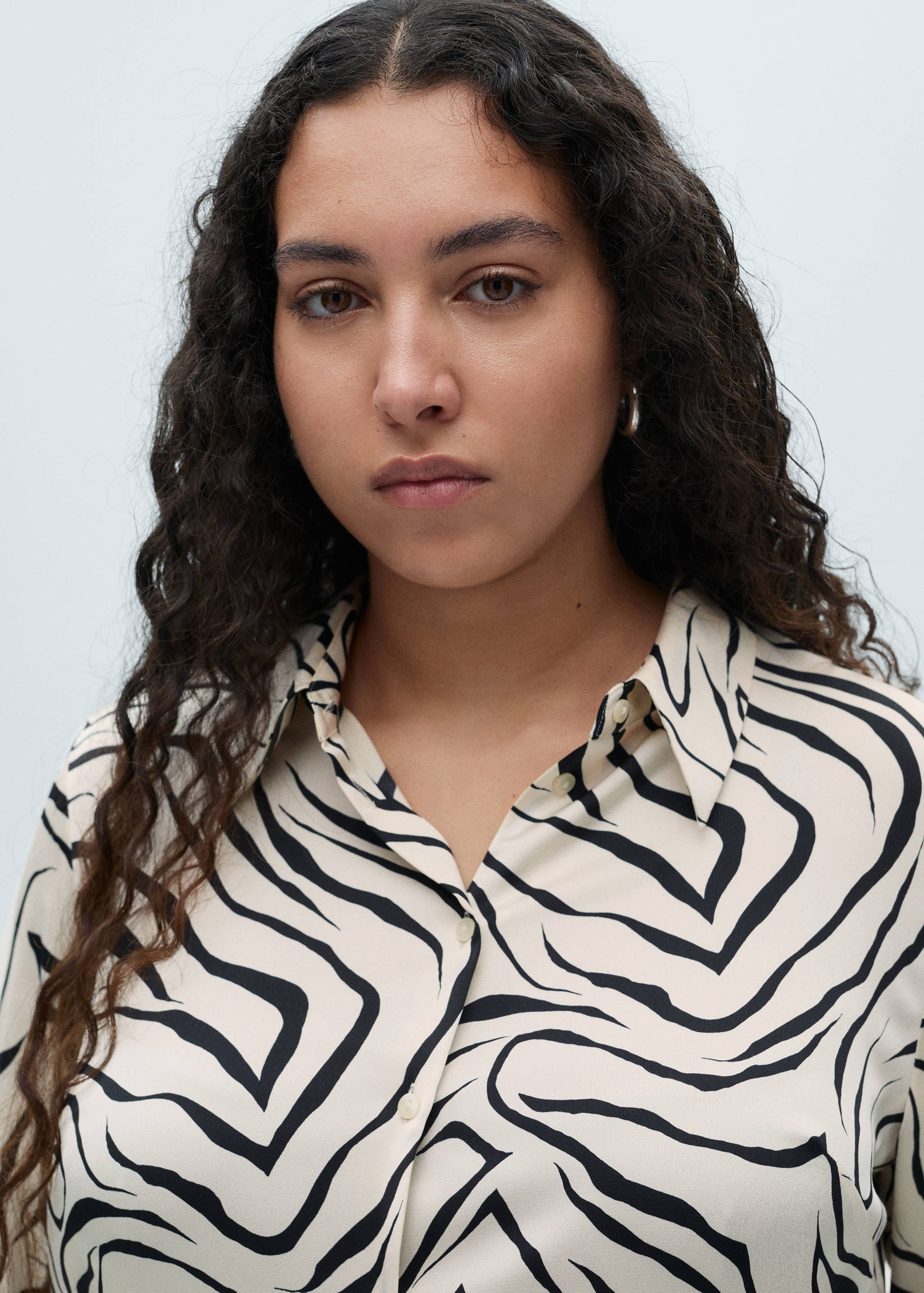 Chemise satinée imprimée - Détail de l'article 4