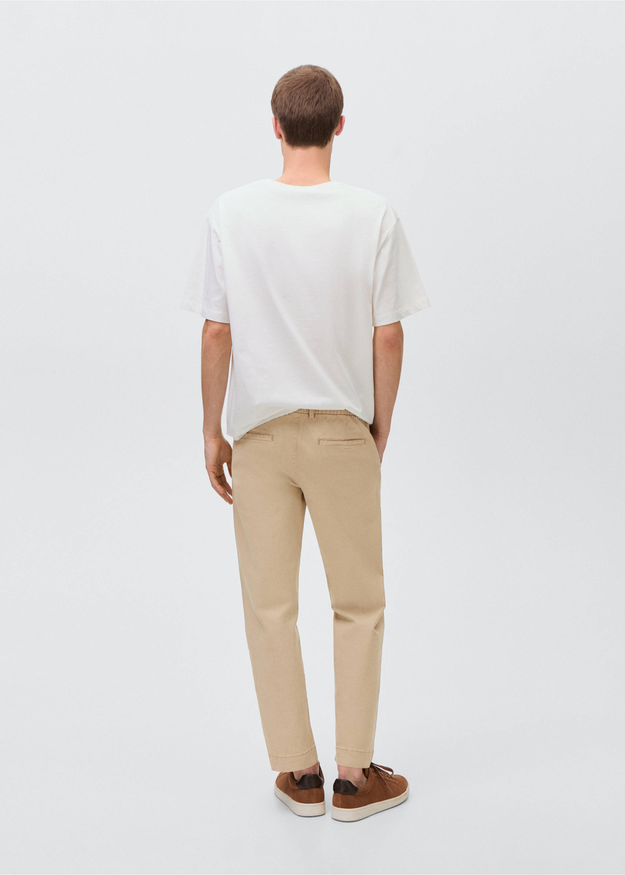 Straight-fit chino pants - Reverse of the article, Sand. Ref: 87071053-00.