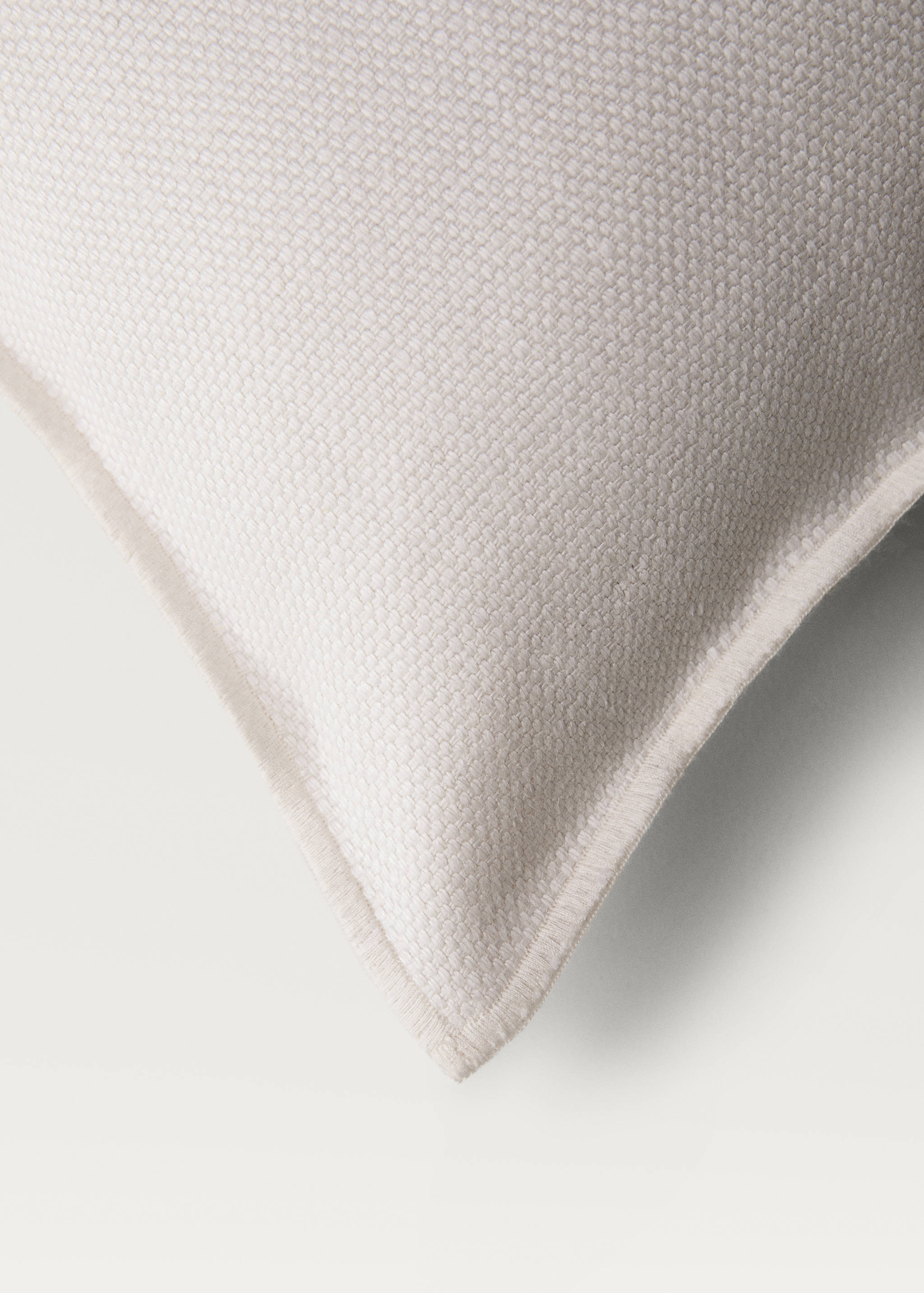 Linen textured cushion cover with overlock detail 40x60cm - Details of the article 1
