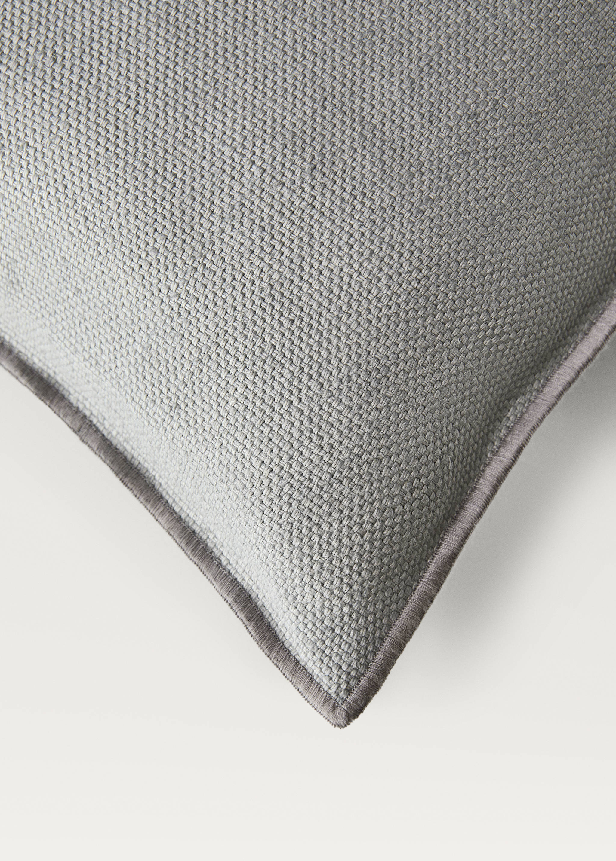 Linen textured cushion cover with overlock detail 40x60cm - Details of the article 1