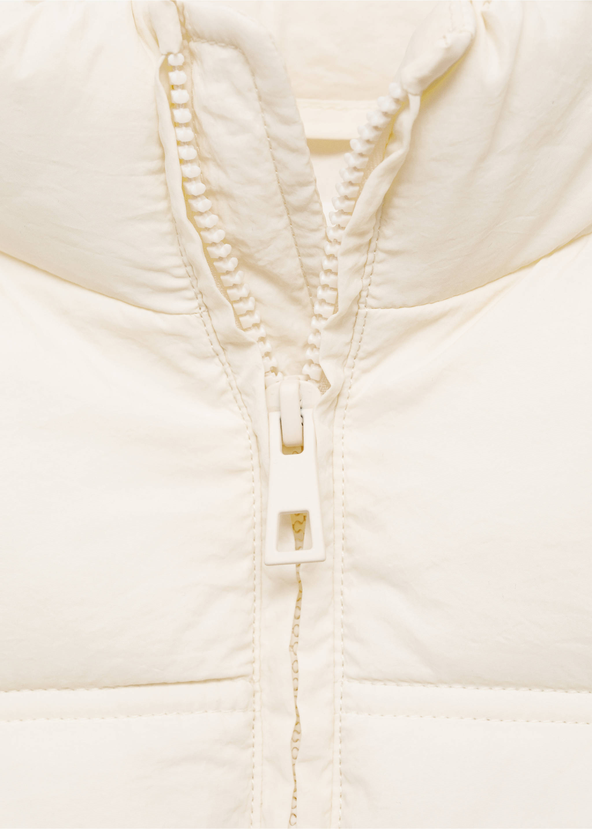 Quilted zipper vest - Details of the article 8, Ecru. Ref: 87072535-00.
