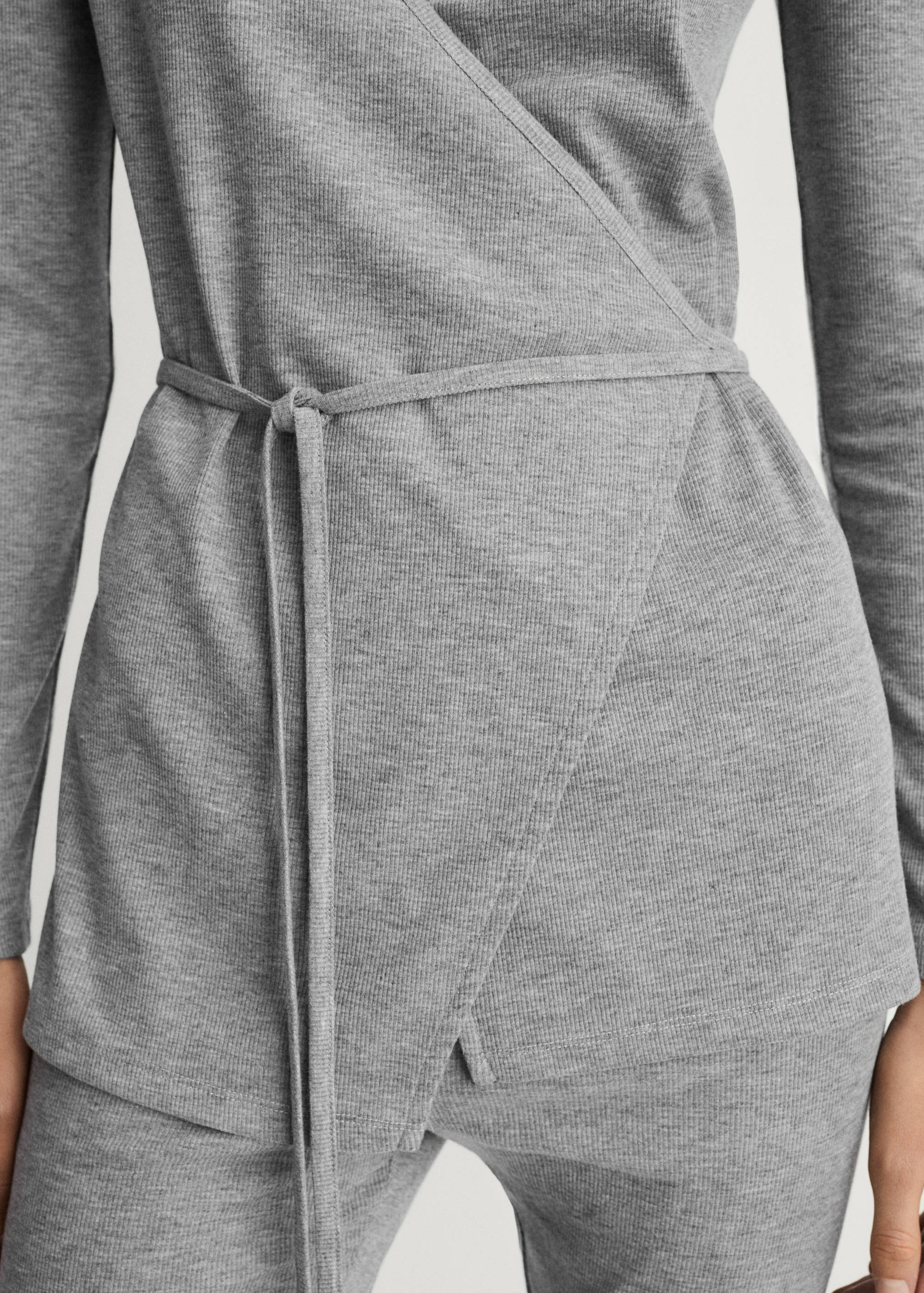 Rebrasta vesta s mašnom - Detalji artikla 6