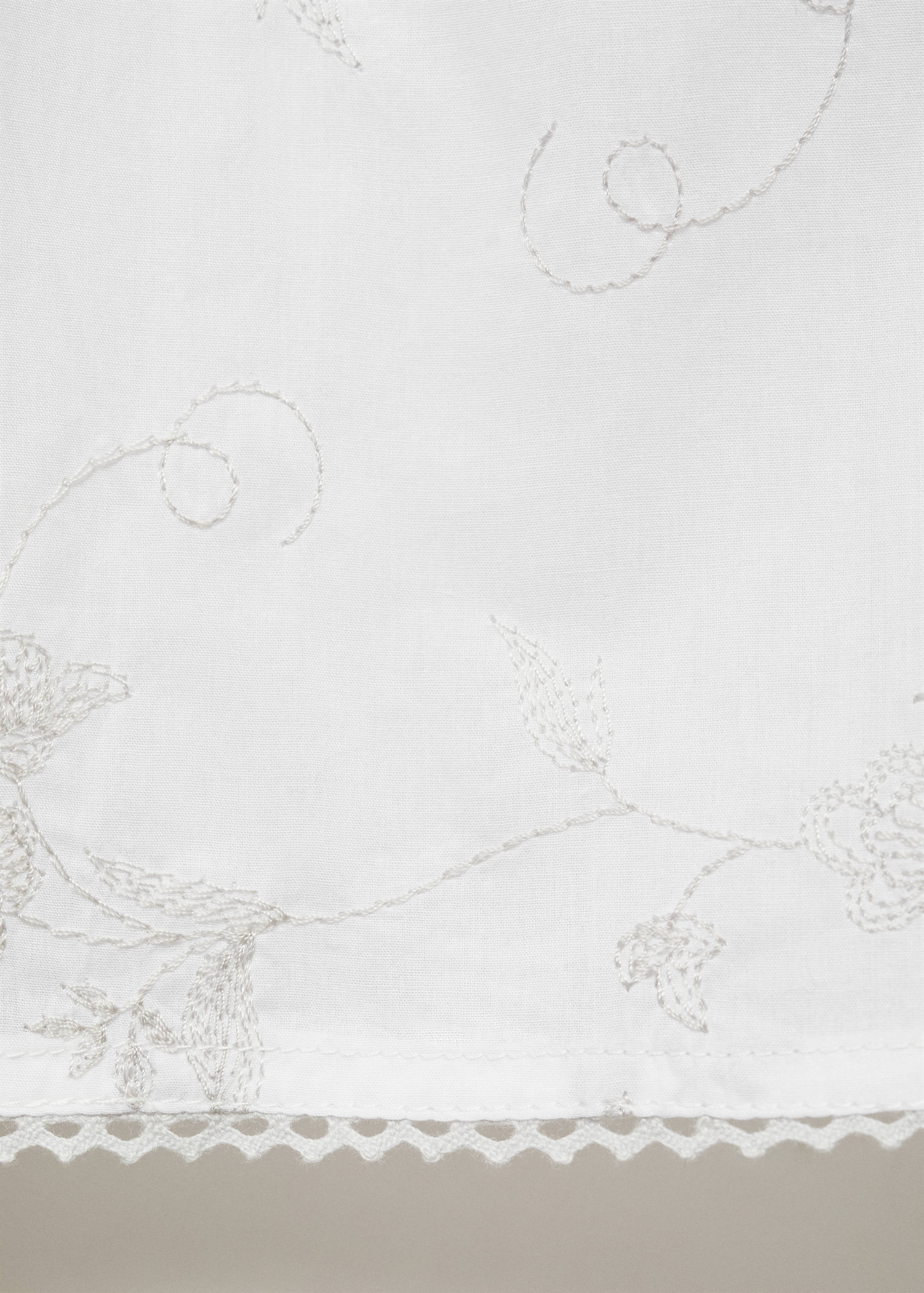 Camisa de noite com bordado de flores - Pormenor do artigo 0