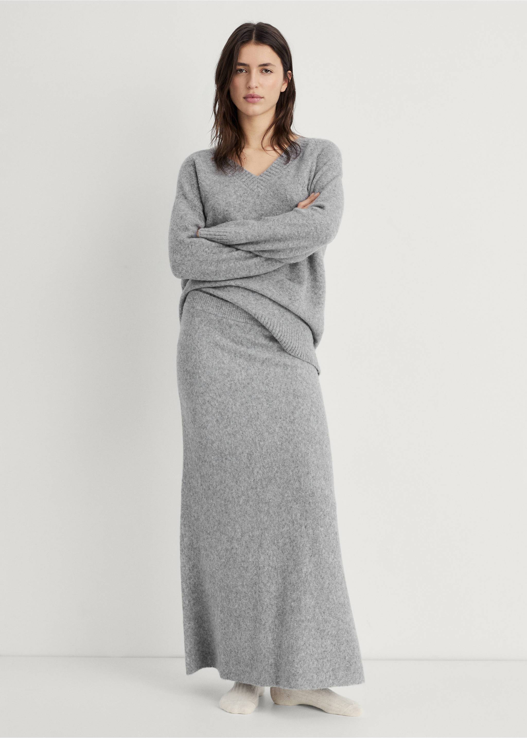 Long knitted skirt - General plane, Grey. Ref: 87072925-00.