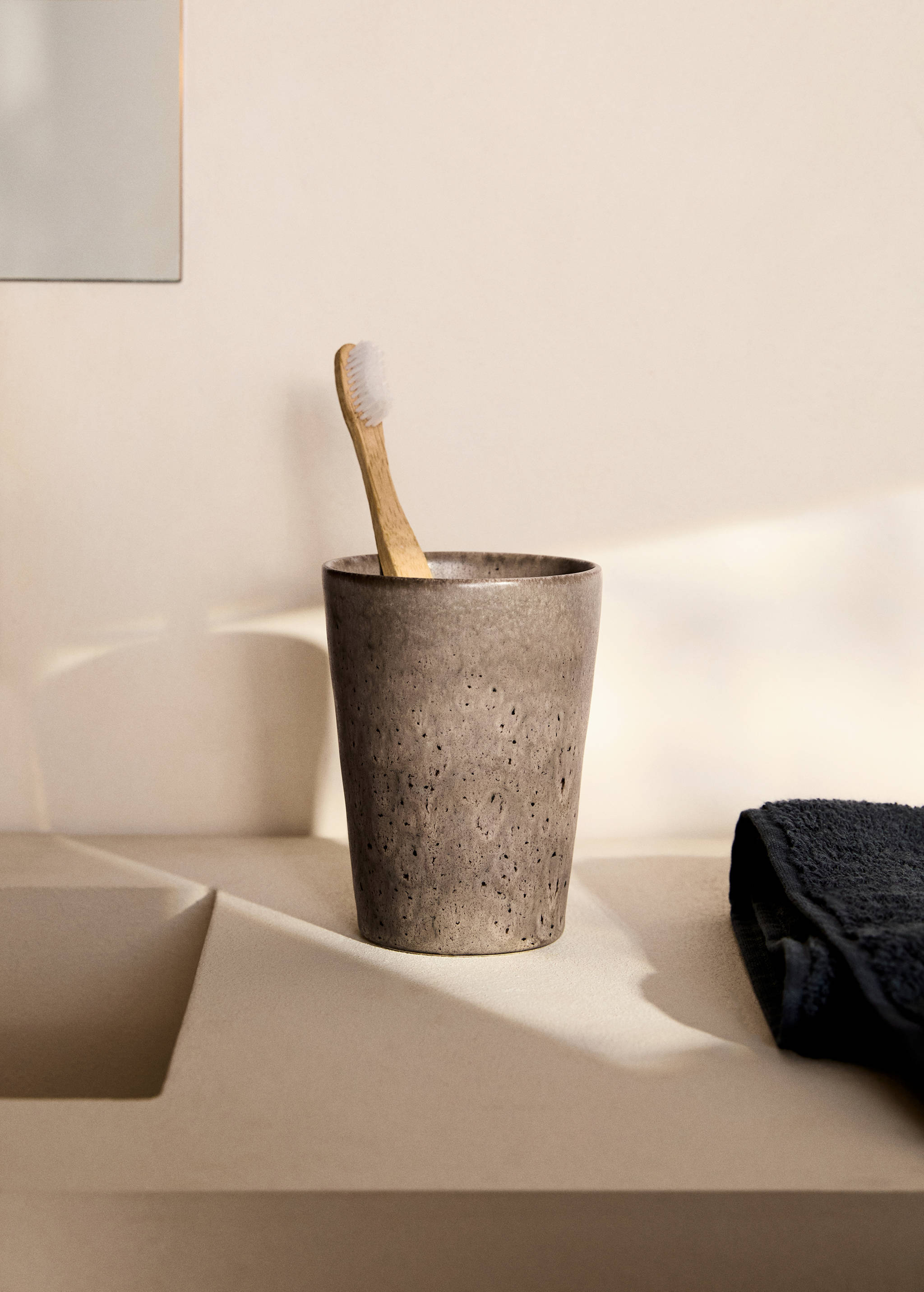 Ceramic bathroom glass - General plane