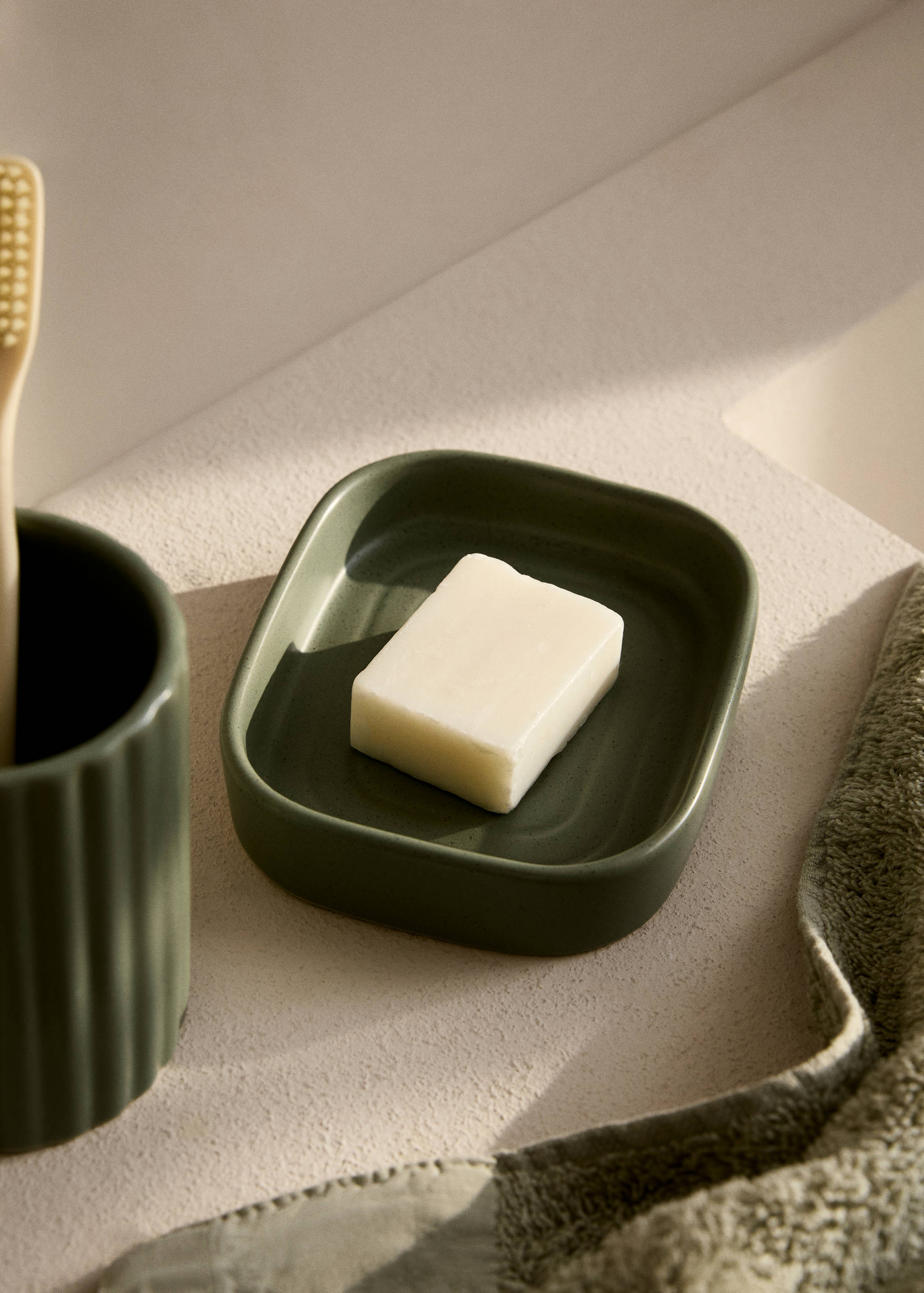 Seifenschale aus Steinzeug mit Streifen - Allgemeine Ansicht