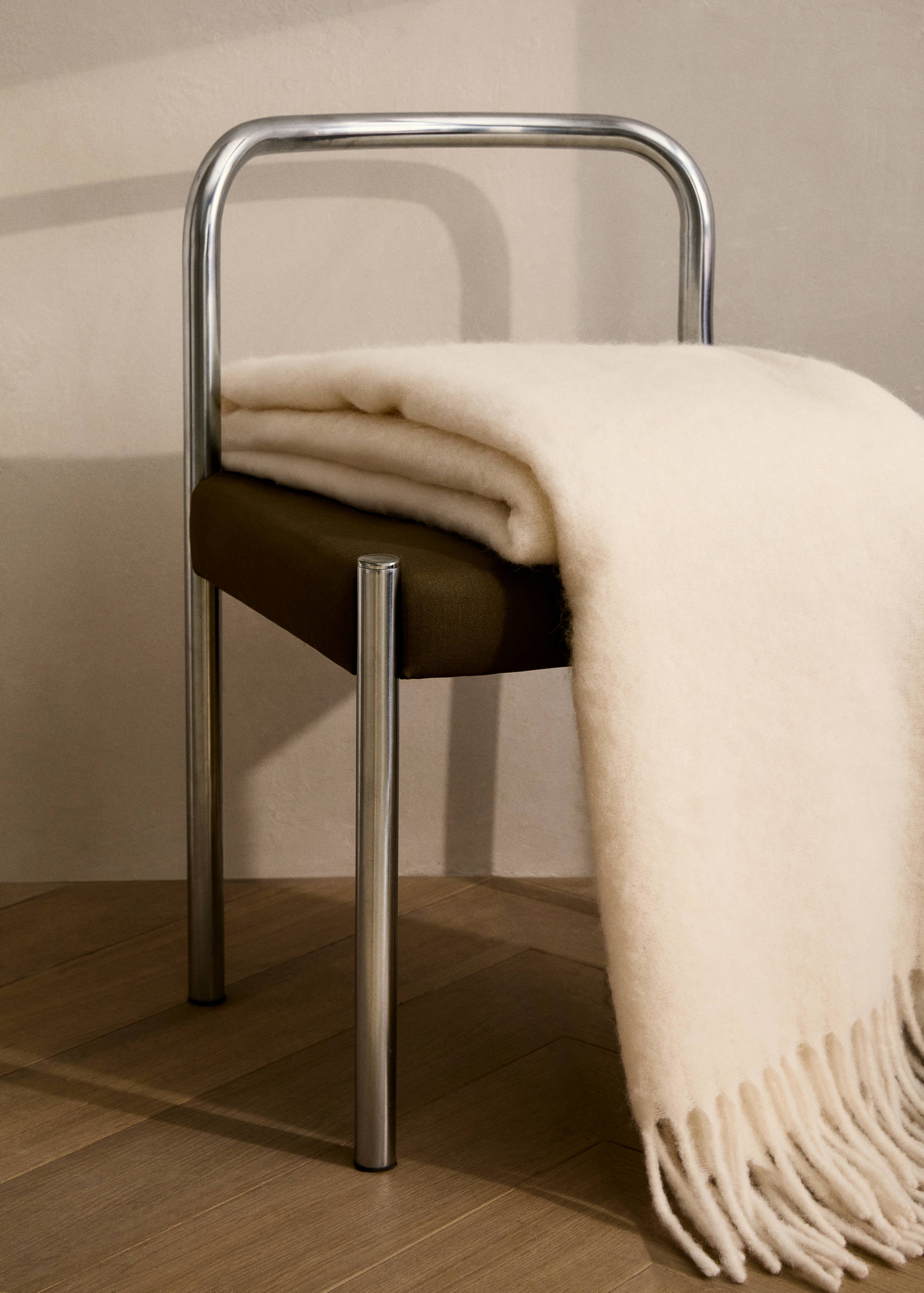 Soft-effect blanket with fringed trim - General plane