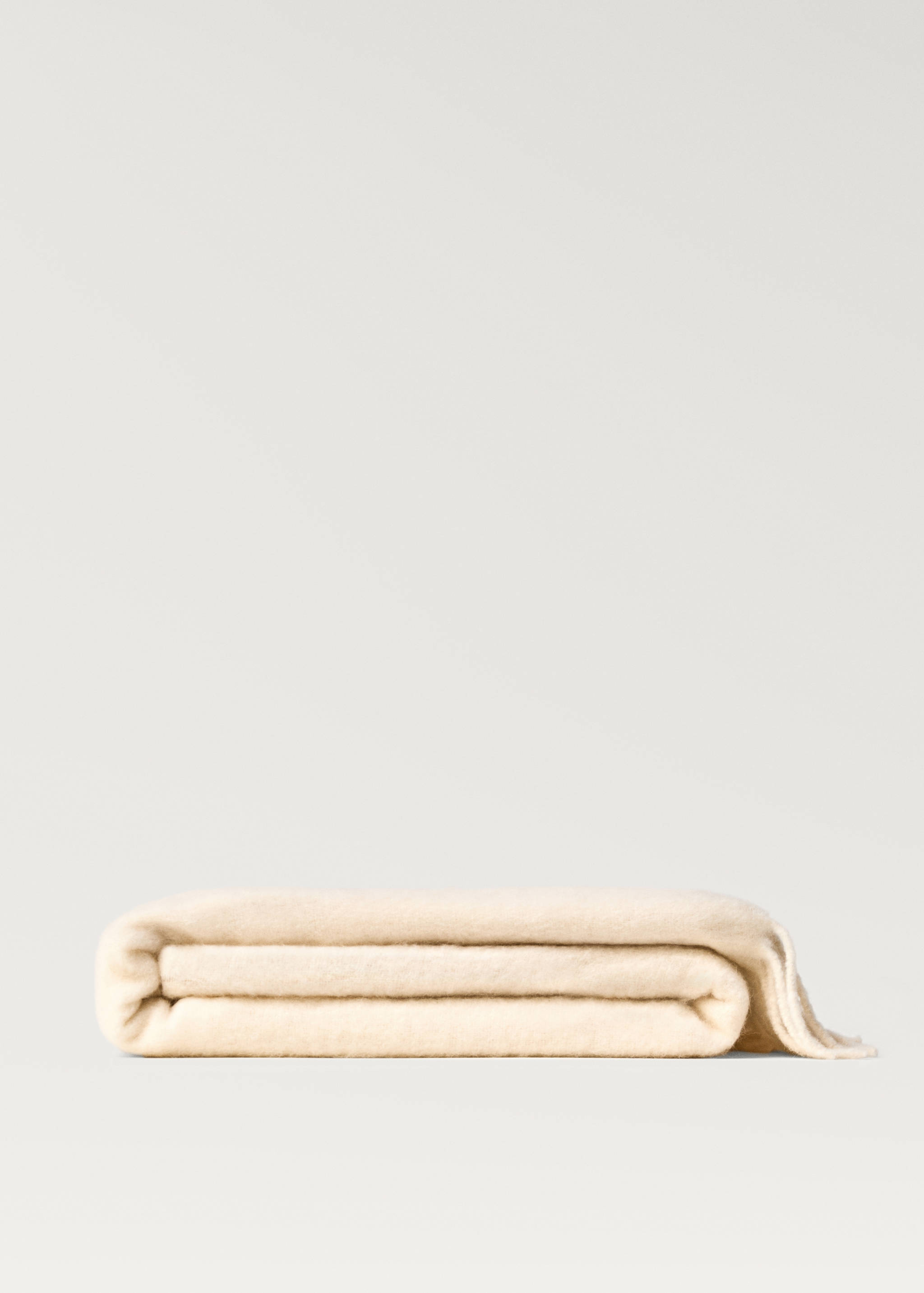 Soft-effect blanket with fringed trim - Article without model