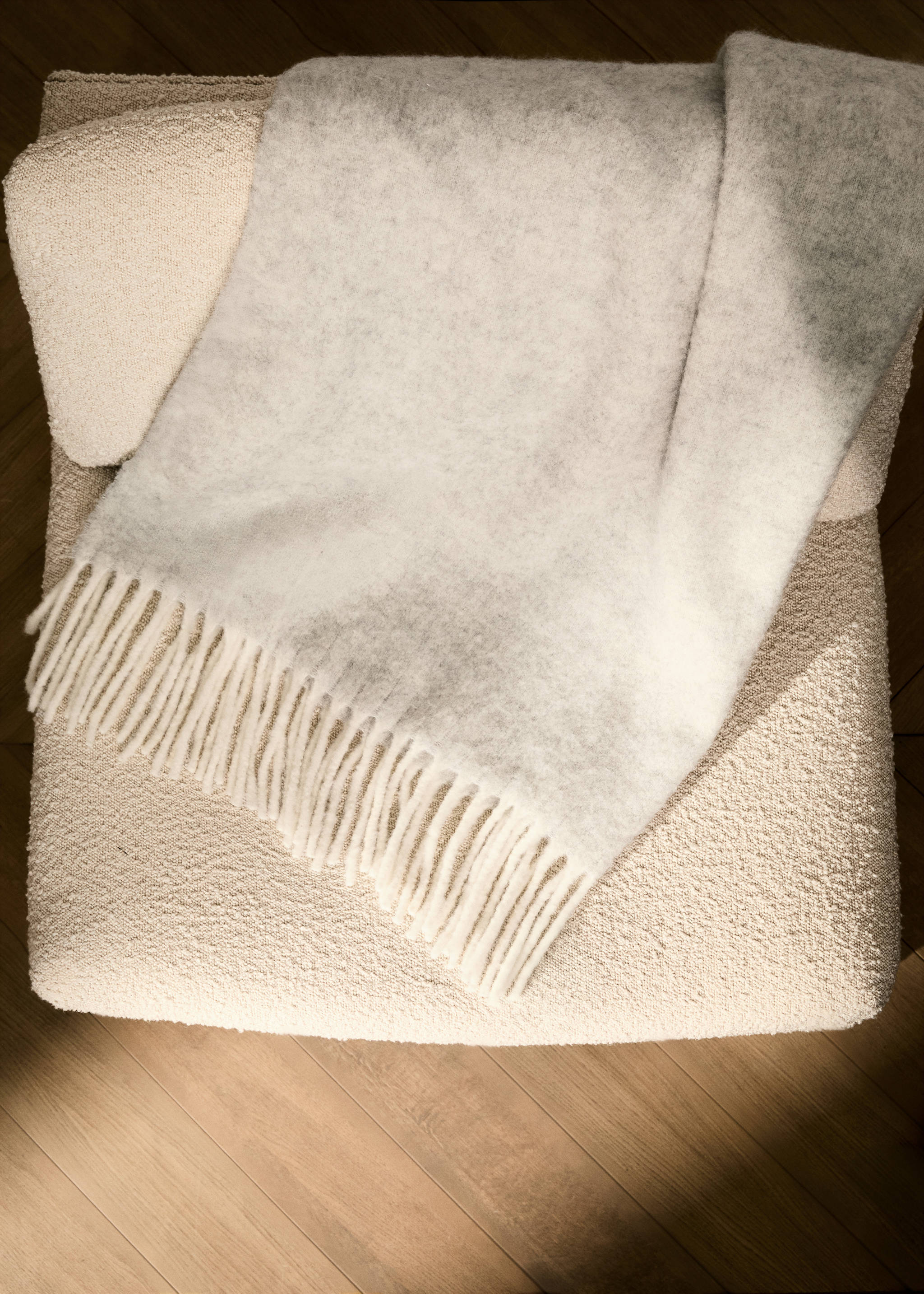 Soft-effect blanket with fringed trim - General plane