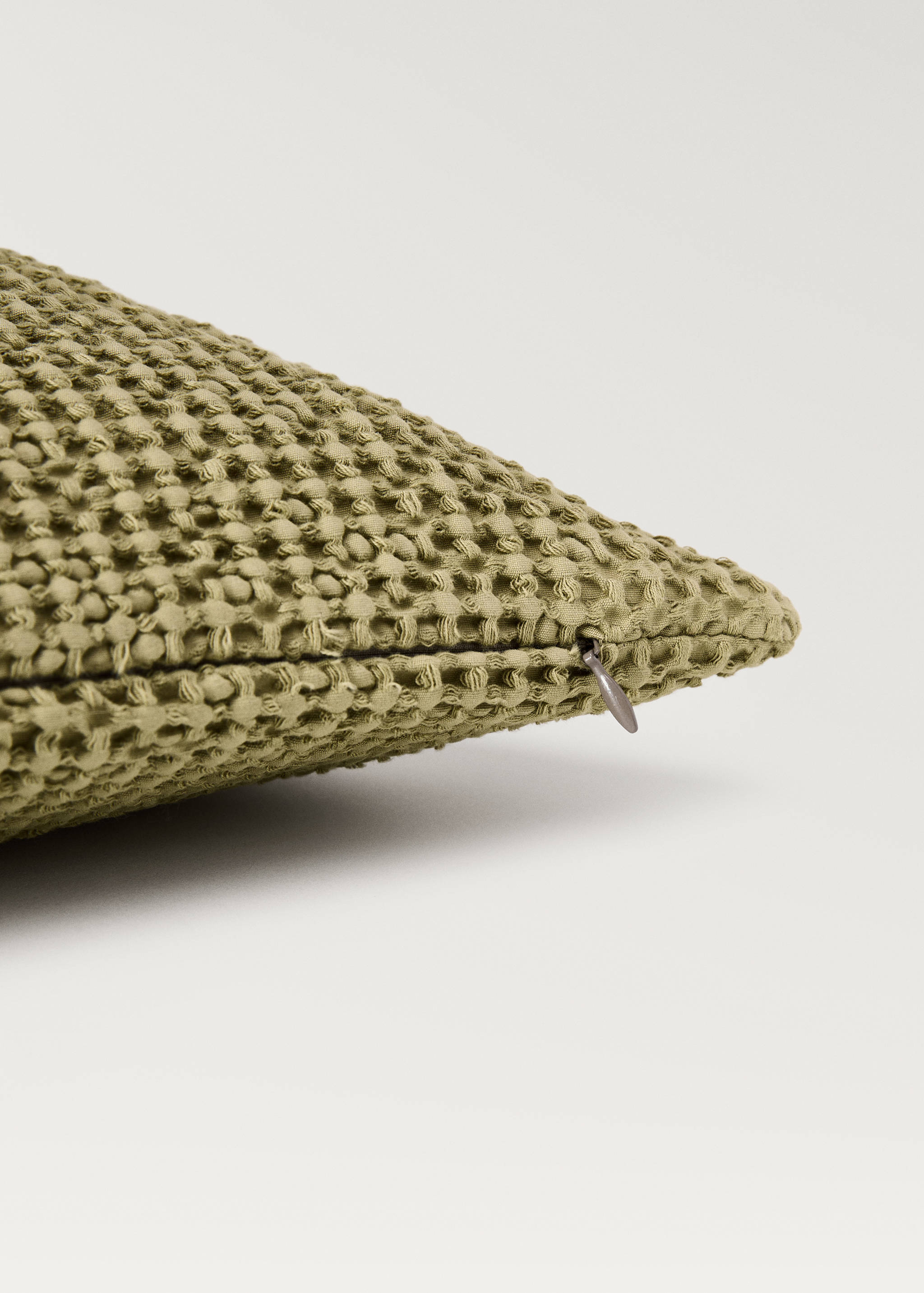 Garment-dyed waffle cotton cushion cover 50 x 50 cm - Details of the article 1