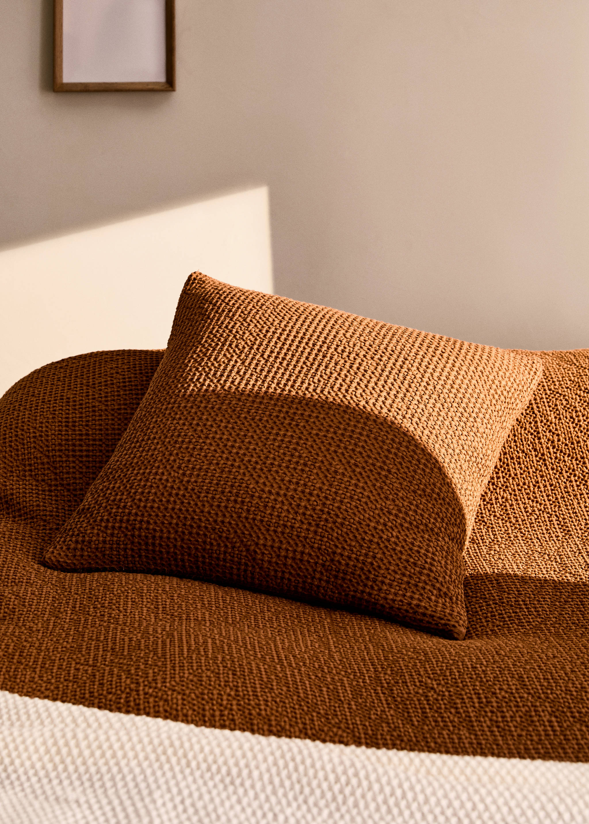 Garment-dyed waffle cotton cushion cover 50 x 50 cm - General plane