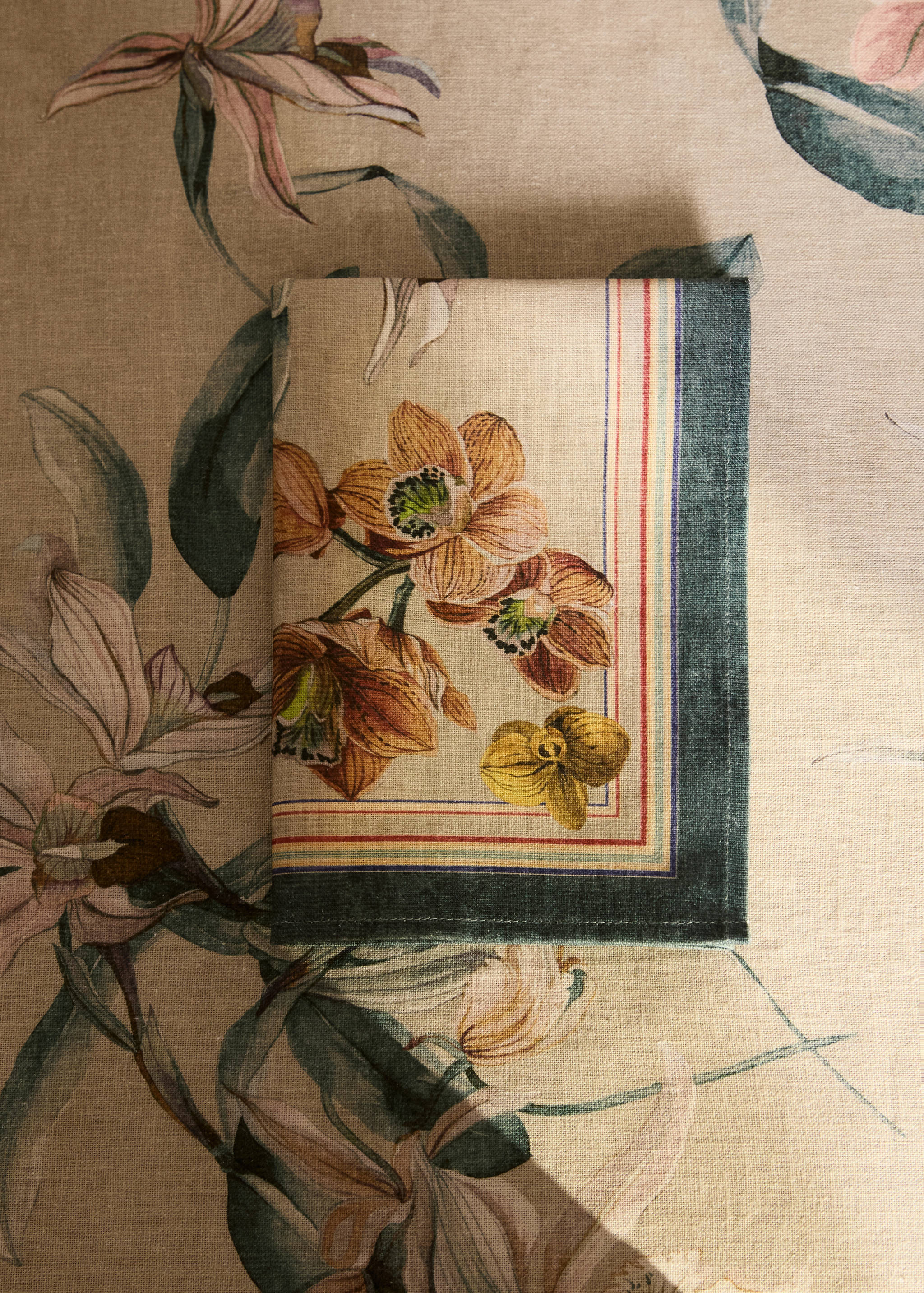 Cotton linen floral-print napkins - General plane