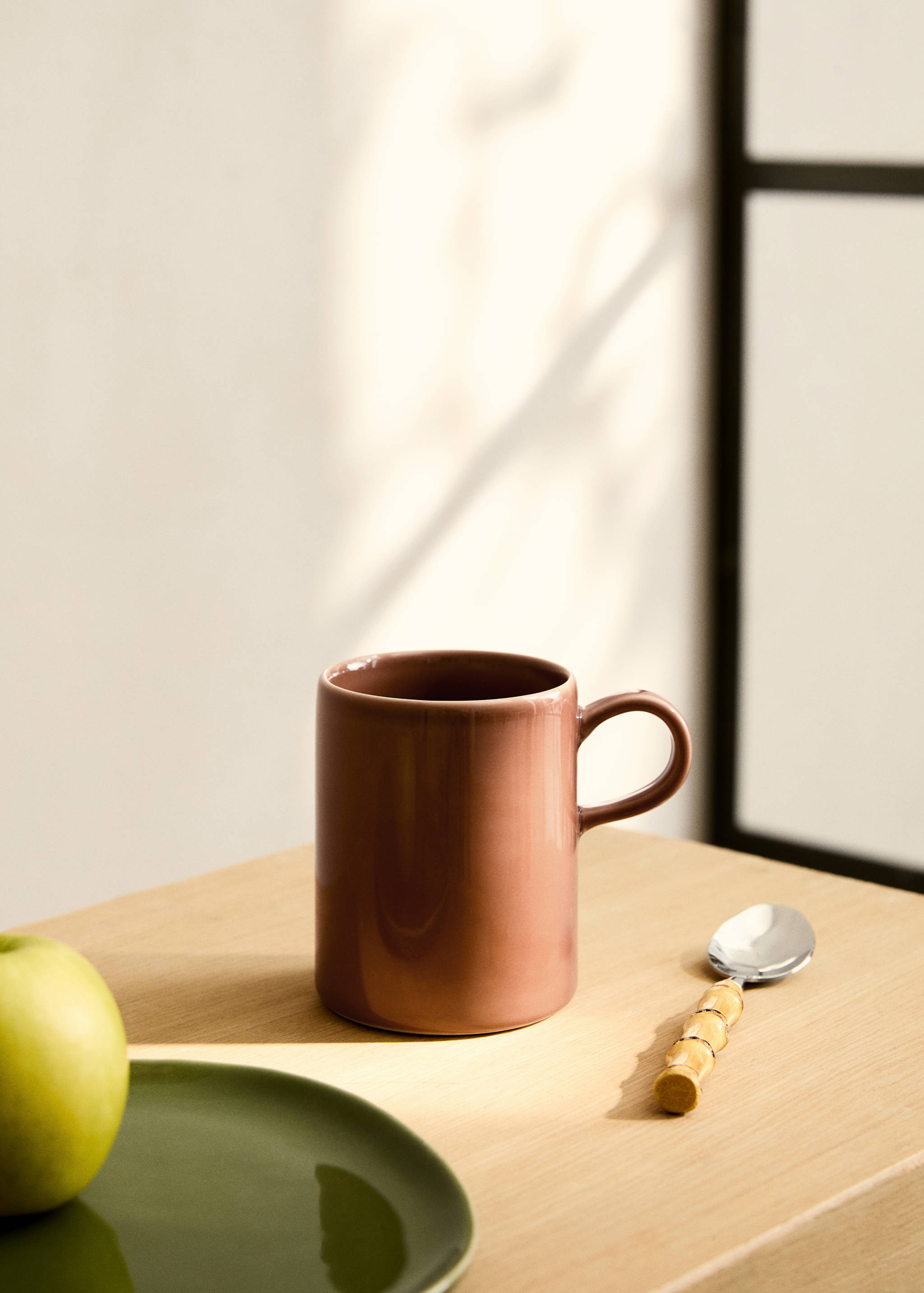 Chávena de café de grés - Plano geral