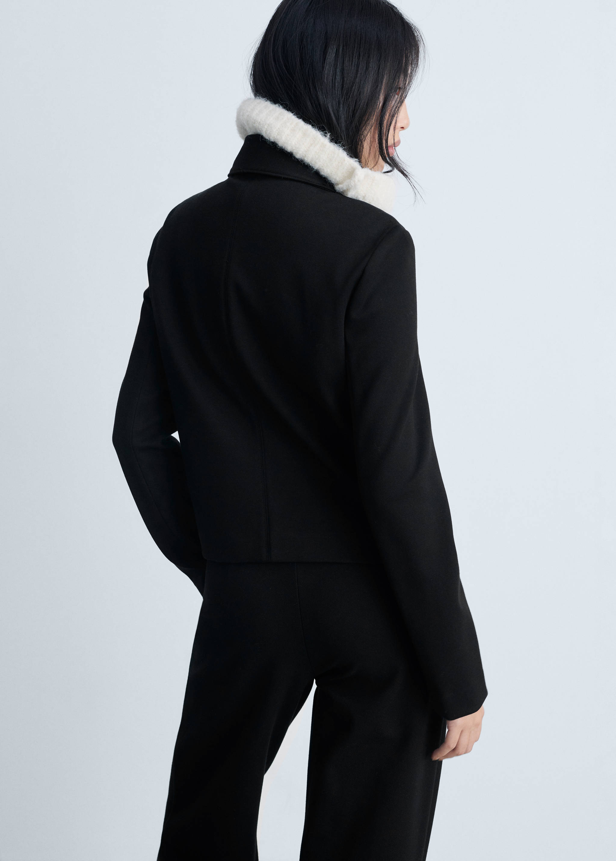 Zipper fitted jacket - Reverse of the article