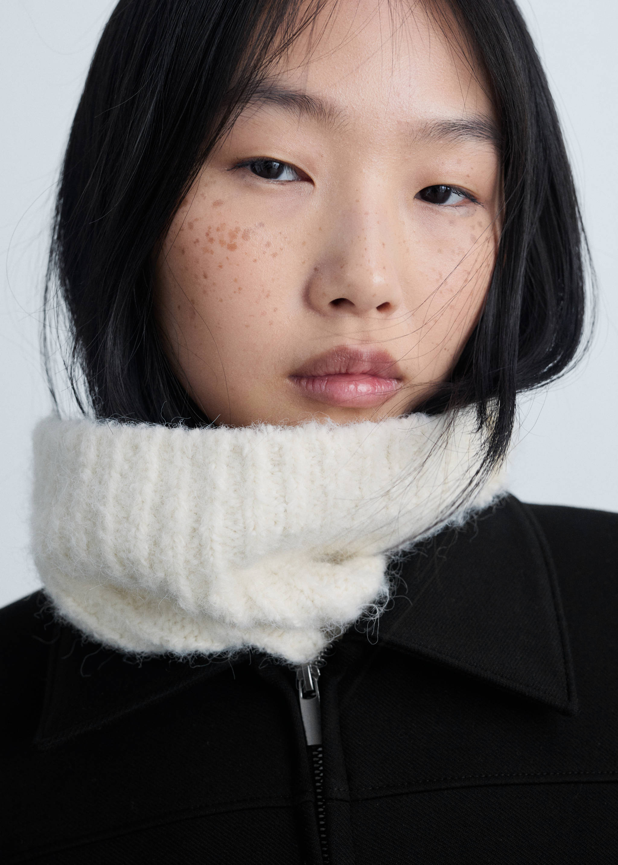 Zipper fitted jacket - Details of the article 1