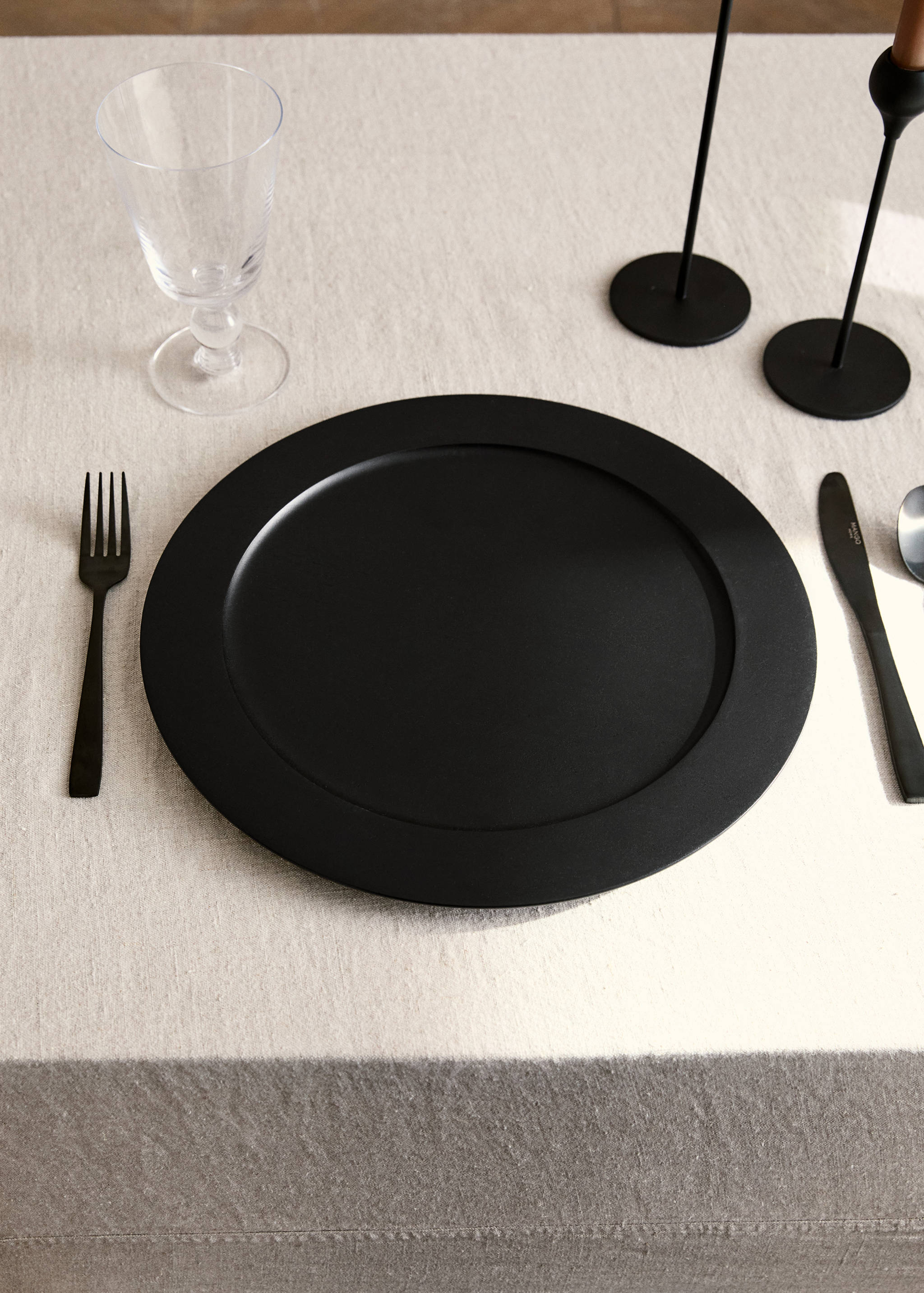Platzteller aus Akazienholz - Allgemeine Ansicht