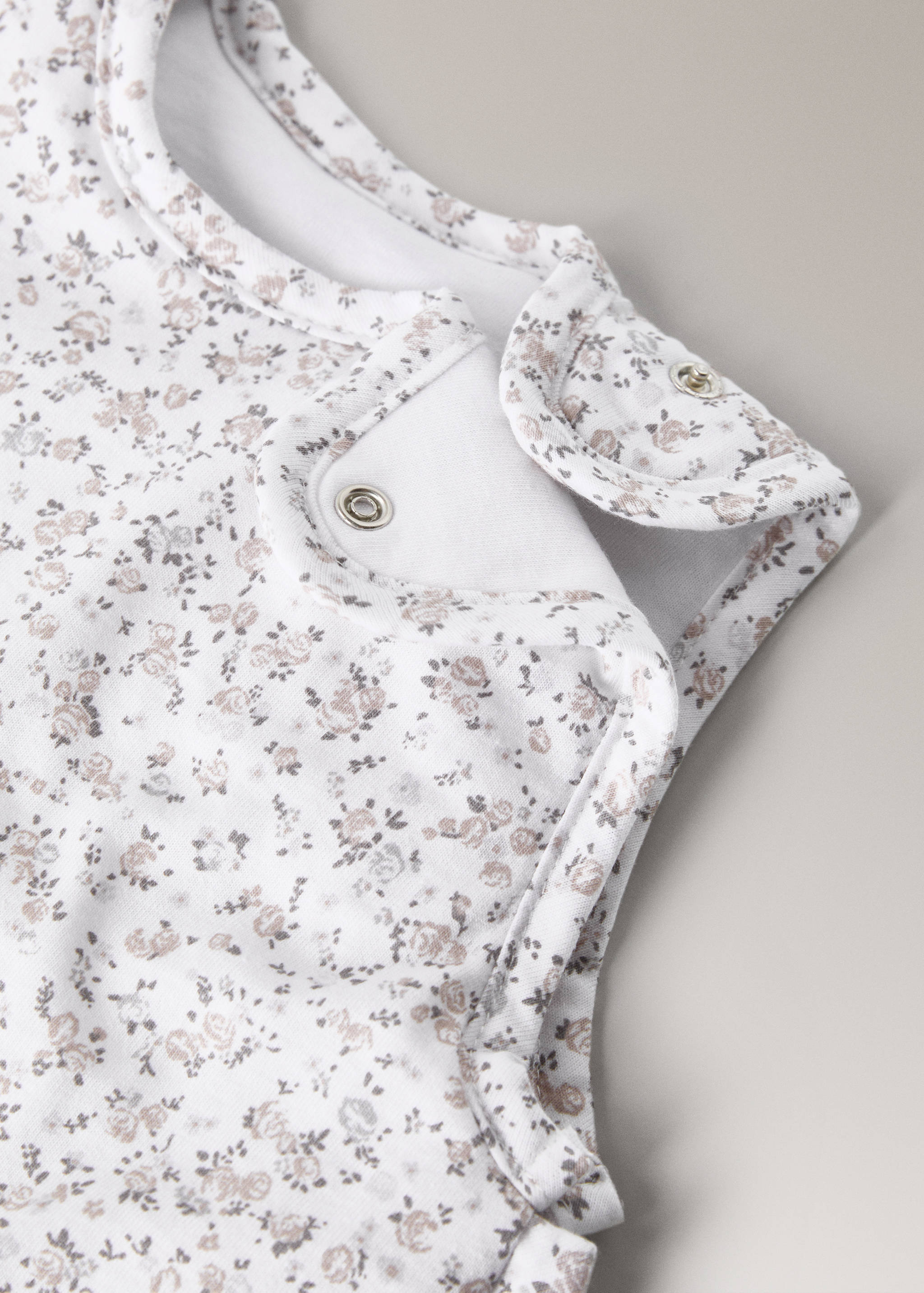 Baby sleeping bag with mini-flower print - Details of the article 1
