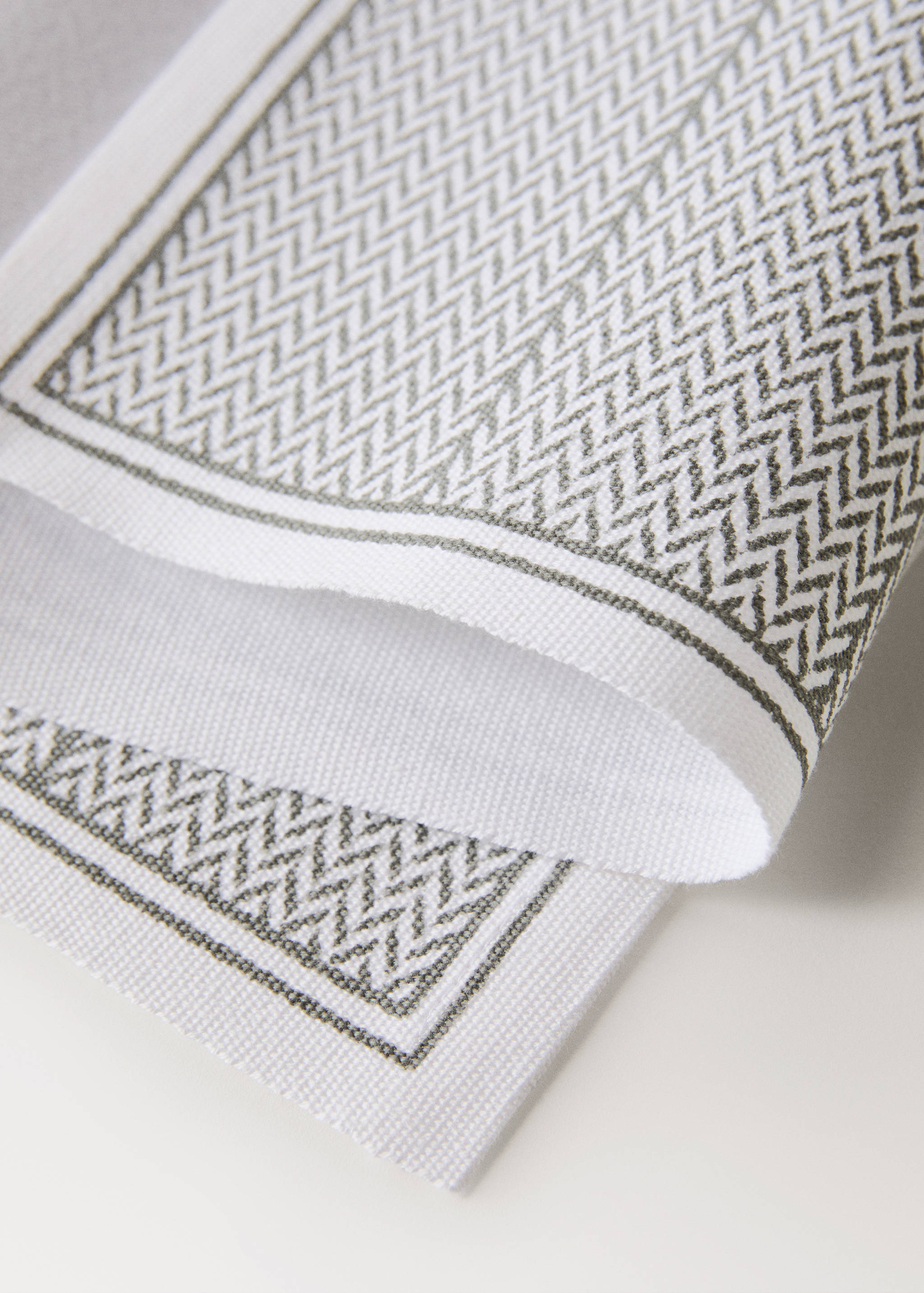 Geometric-print placemats - Details of the article 1